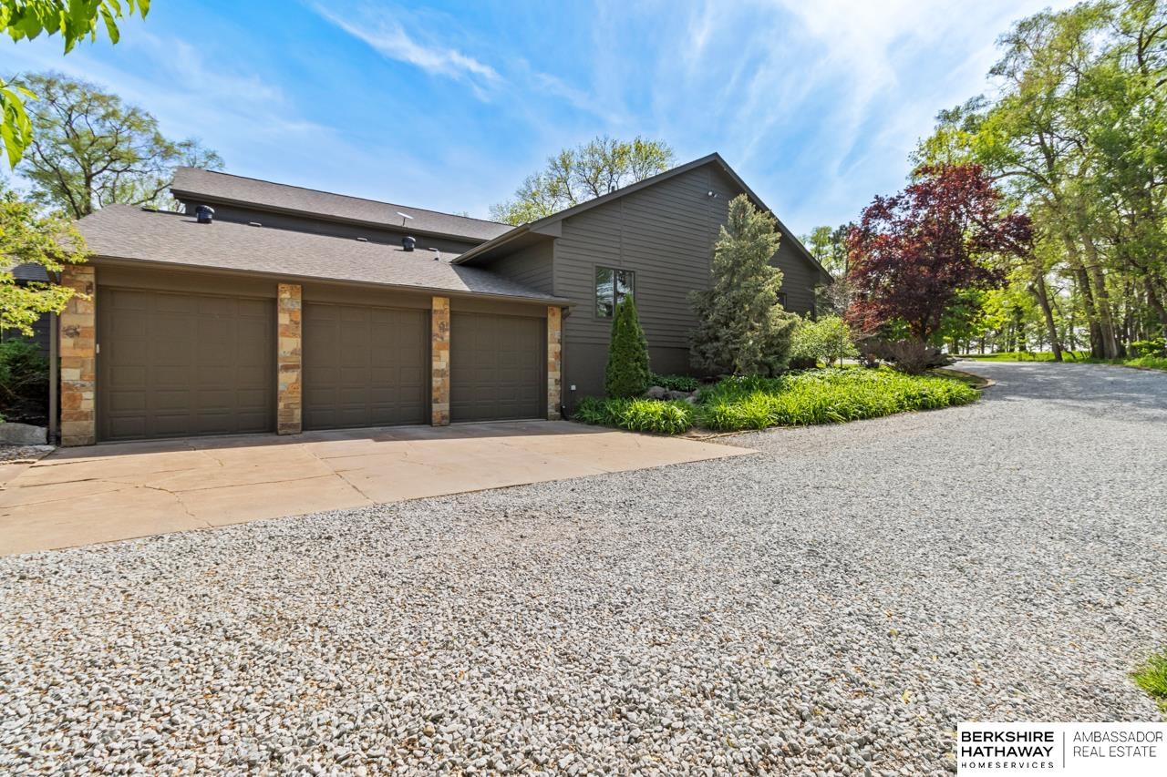 Omaha, Nebraska 68142, United States, 5 Bedrooms Bedrooms, ,4 BathroomsBathrooms,Residential,Pending,125551