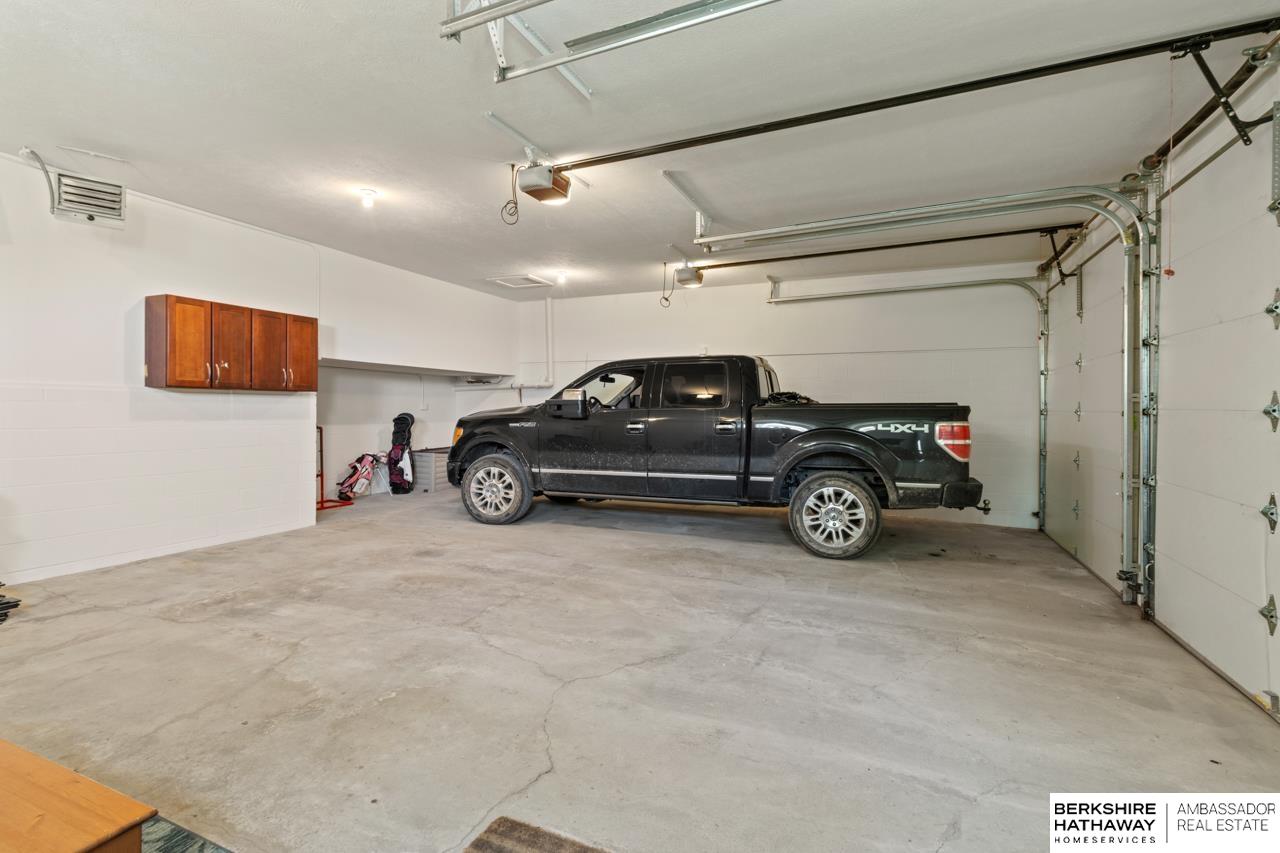 Omaha, Nebraska 68142, United States, 5 Bedrooms Bedrooms, ,4 BathroomsBathrooms,Residential,Pending,125551