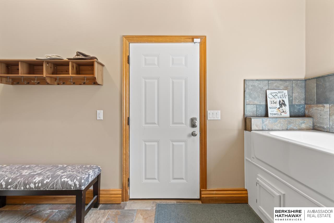 Omaha, Nebraska 68142, United States, 5 Bedrooms Bedrooms, ,4 BathroomsBathrooms,Residential,Pending,125551