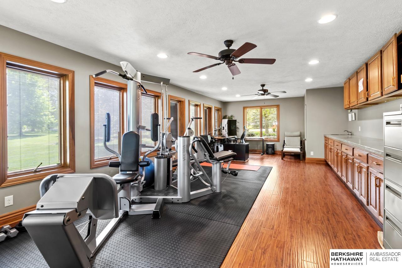 Omaha, Nebraska 68142, United States, 5 Bedrooms Bedrooms, ,4 BathroomsBathrooms,Residential,Pending,125551