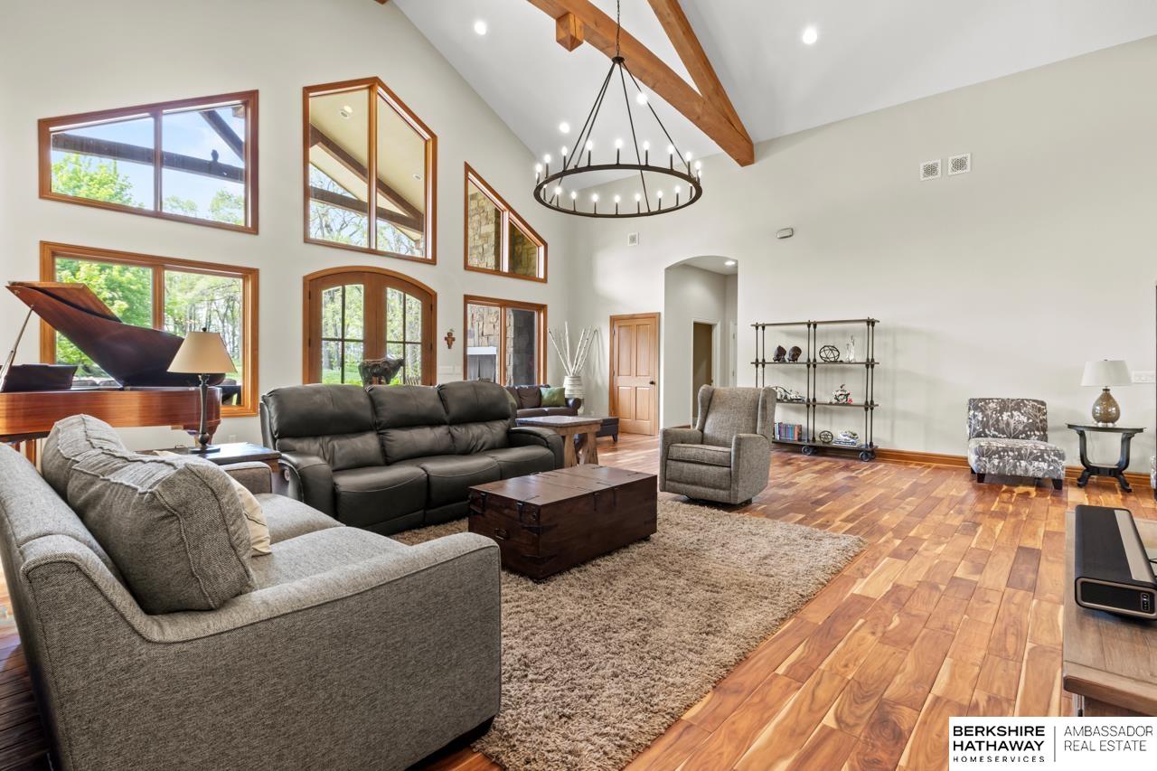 Omaha, Nebraska 68142, United States, 5 Bedrooms Bedrooms, ,4 BathroomsBathrooms,Residential,Pending,125551