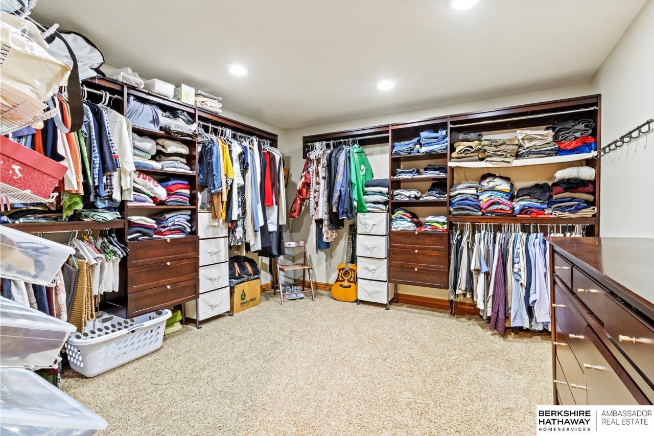 Omaha, Nebraska 68142, United States, 5 Bedrooms Bedrooms, ,4 BathroomsBathrooms,Residential,Pending,125551