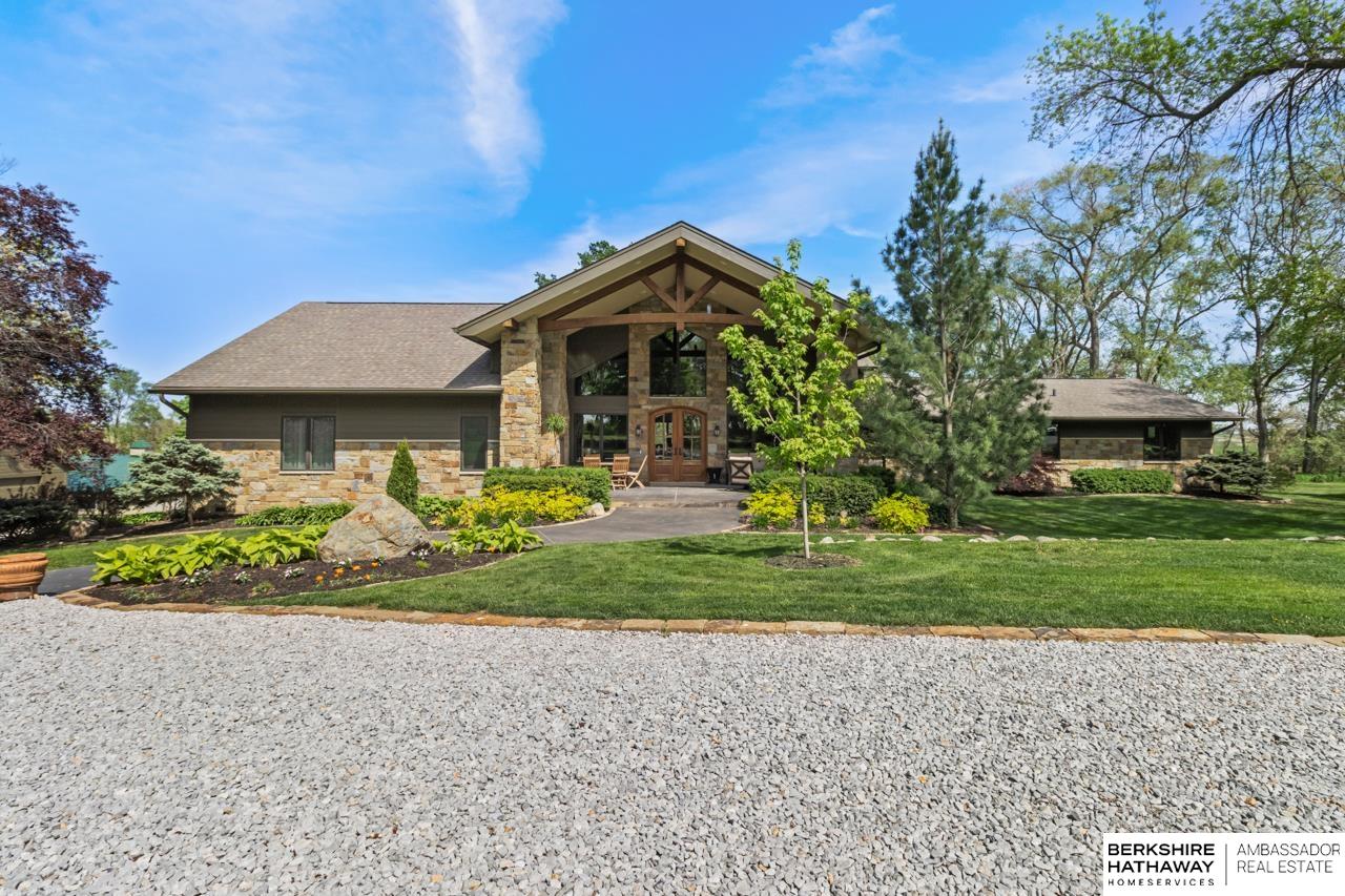 Omaha, Nebraska 68142, United States, 5 Bedrooms Bedrooms, ,4 BathroomsBathrooms,Residential,Pending,125551