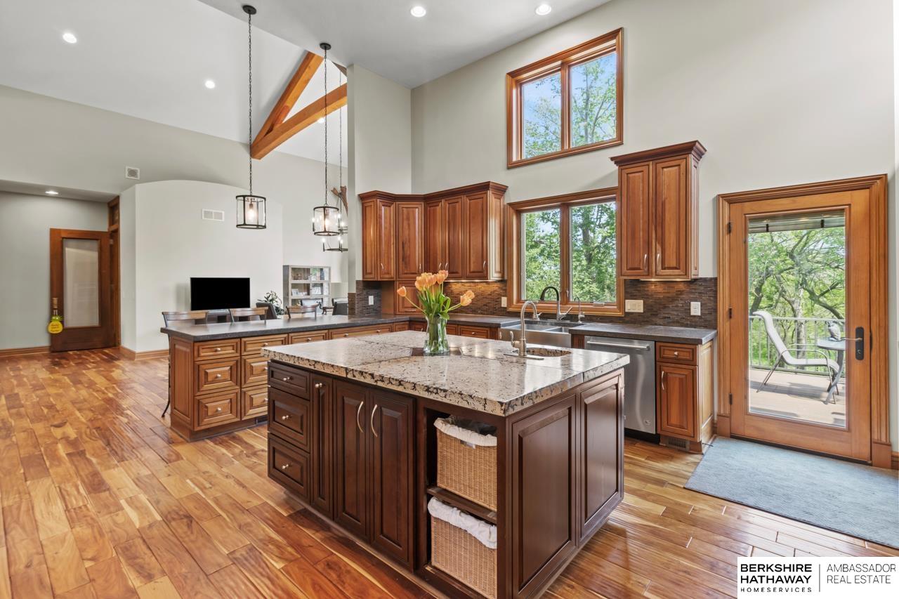 Omaha, Nebraska 68142, United States, 5 Bedrooms Bedrooms, ,4 BathroomsBathrooms,Residential,Pending,125551