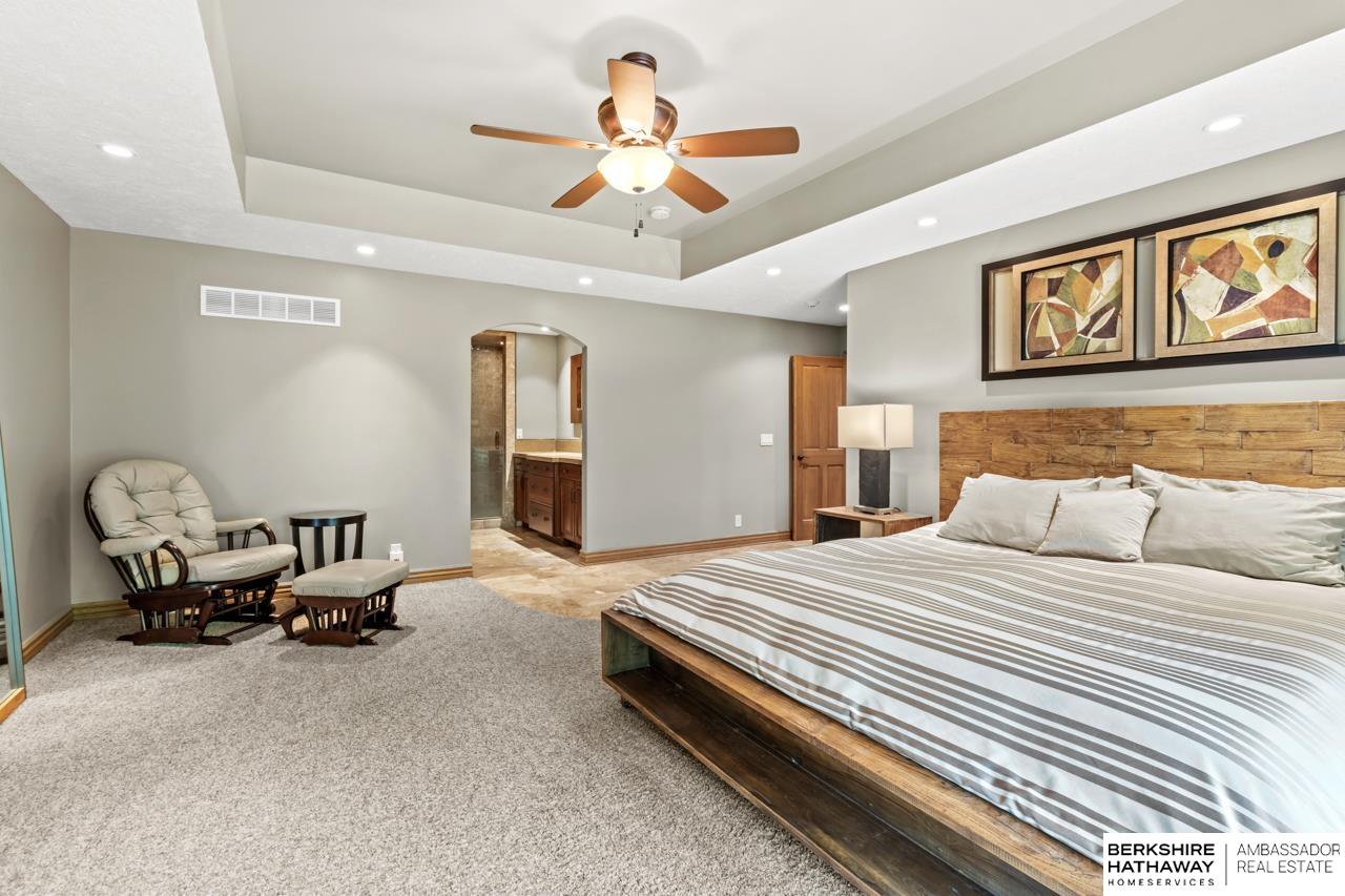 Omaha, Nebraska 68142, United States, 5 Bedrooms Bedrooms, ,4 BathroomsBathrooms,Residential,Pending,125551