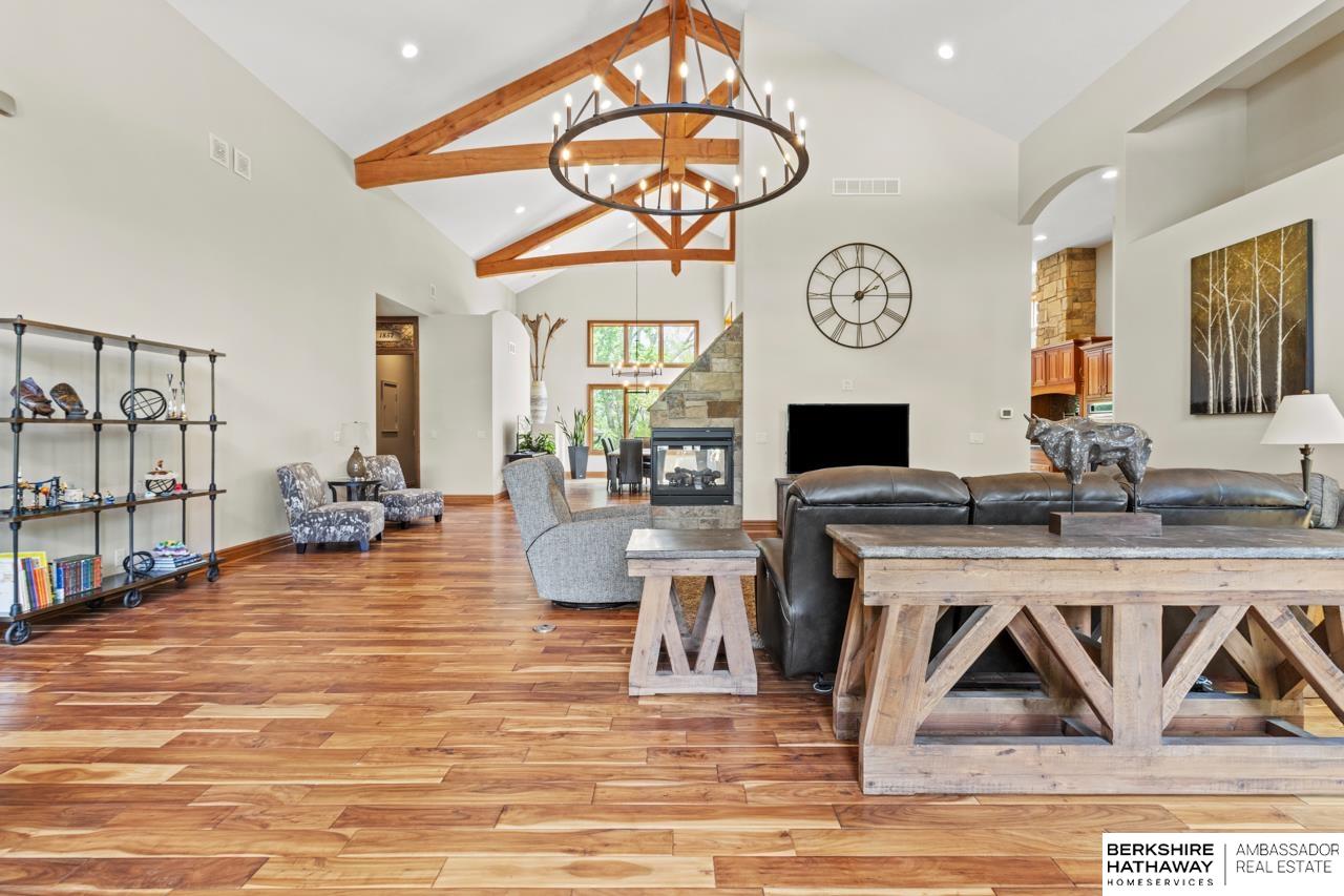 Omaha, Nebraska 68142, United States, 5 Bedrooms Bedrooms, ,4 BathroomsBathrooms,Residential,Pending,125551