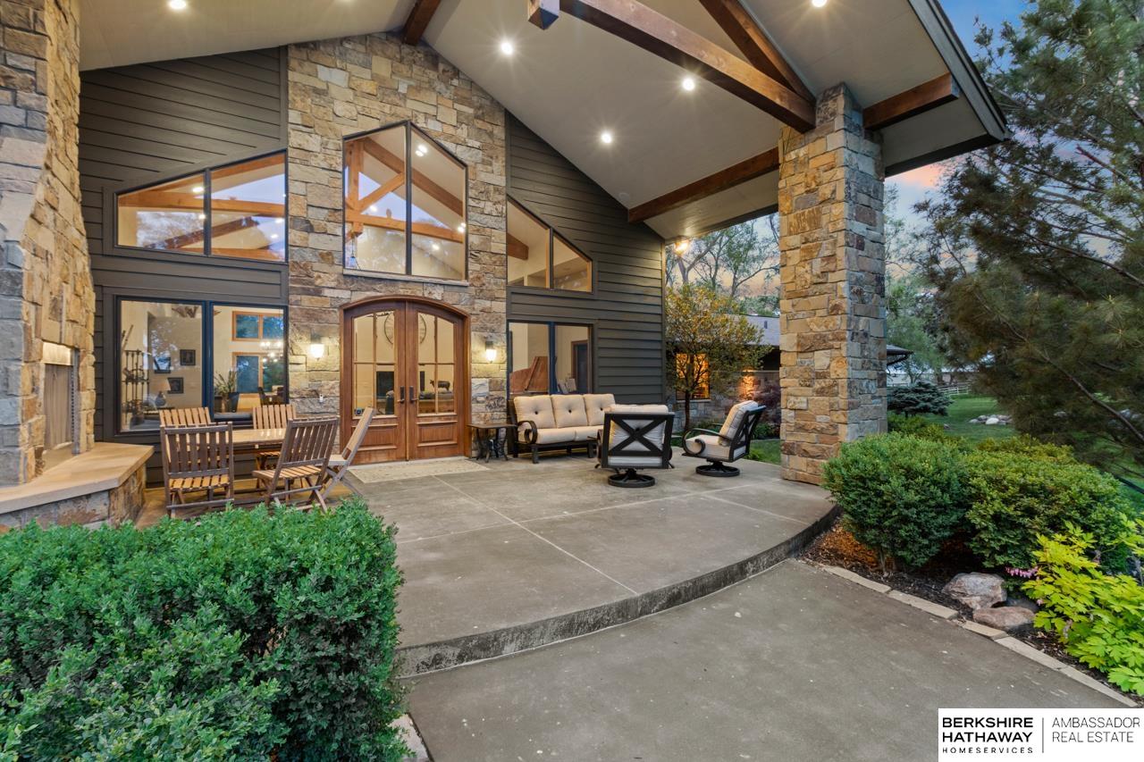 Omaha, Nebraska 68142, United States, 5 Bedrooms Bedrooms, ,4 BathroomsBathrooms,Residential,Pending,125551