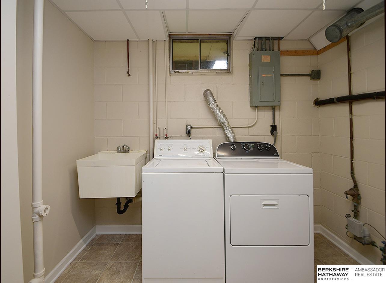 Omaha, Nebraska 68164, United States, 3 Bedrooms Bedrooms, ,2 BathroomsBathrooms,Residential,Active,235778