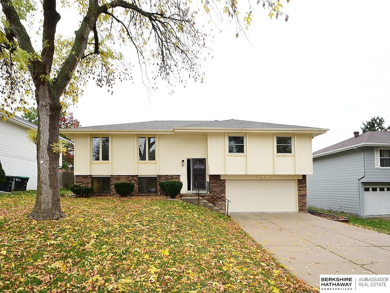 Omaha, Nebraska 68164, United States, 3 Bedrooms Bedrooms, ,2 BathroomsBathrooms,Residential,Active,235778