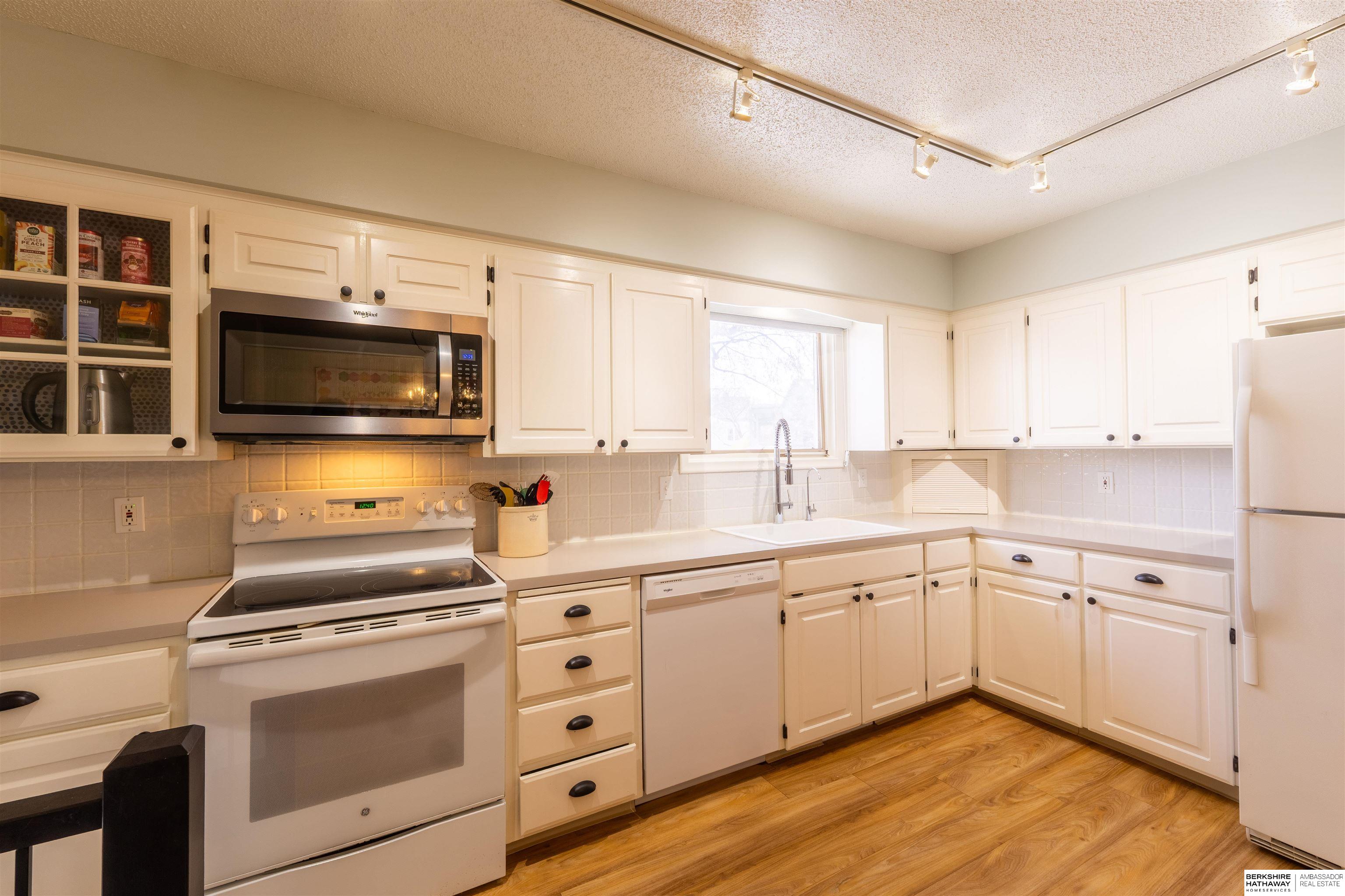 Omaha, Nebraska 68144, United States, 3 Bedrooms Bedrooms, ,2 BathroomsBathrooms,Residential,Active,250828