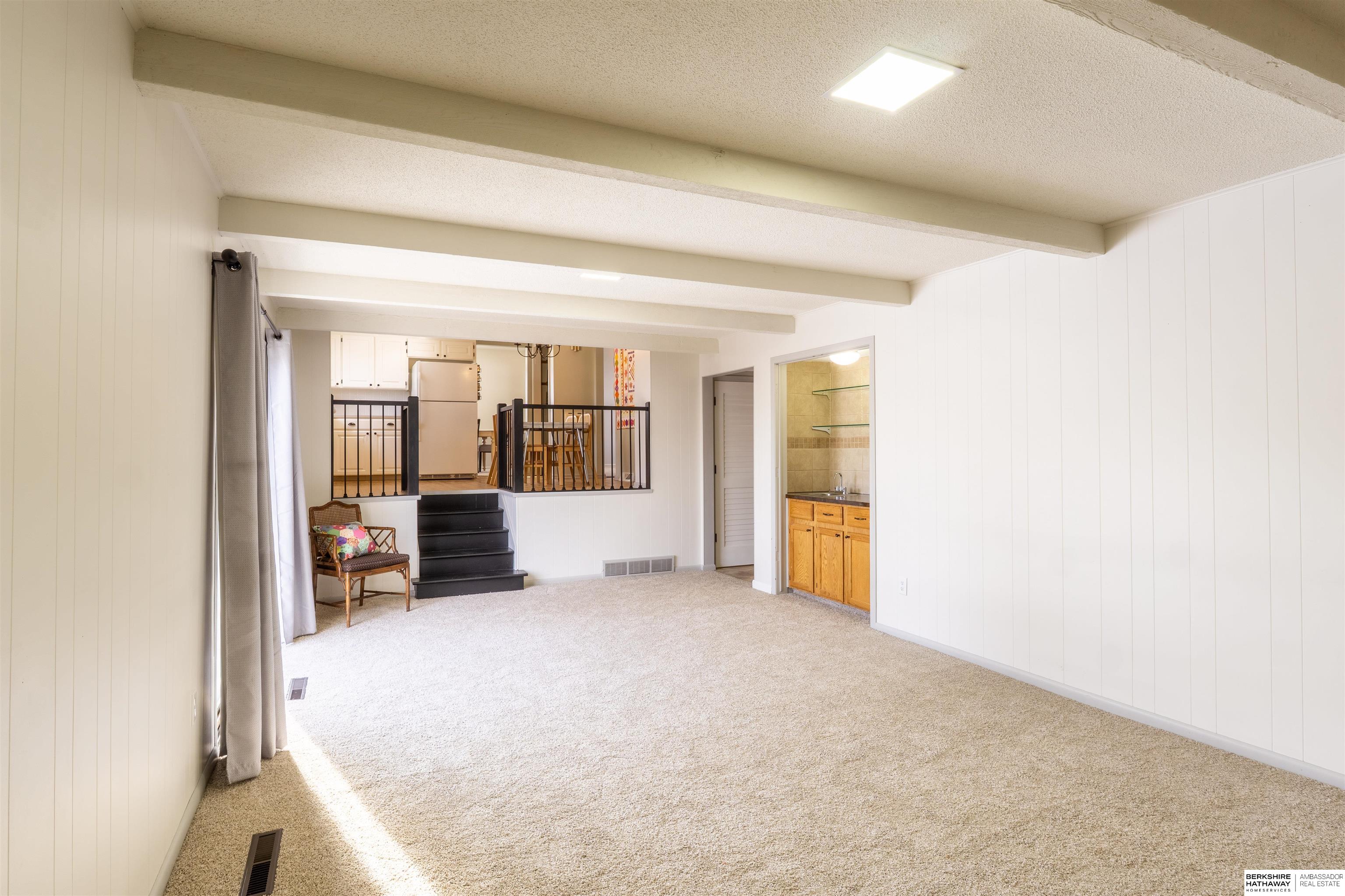 Omaha, Nebraska 68144, United States, 3 Bedrooms Bedrooms, ,2 BathroomsBathrooms,Residential,Active,250828