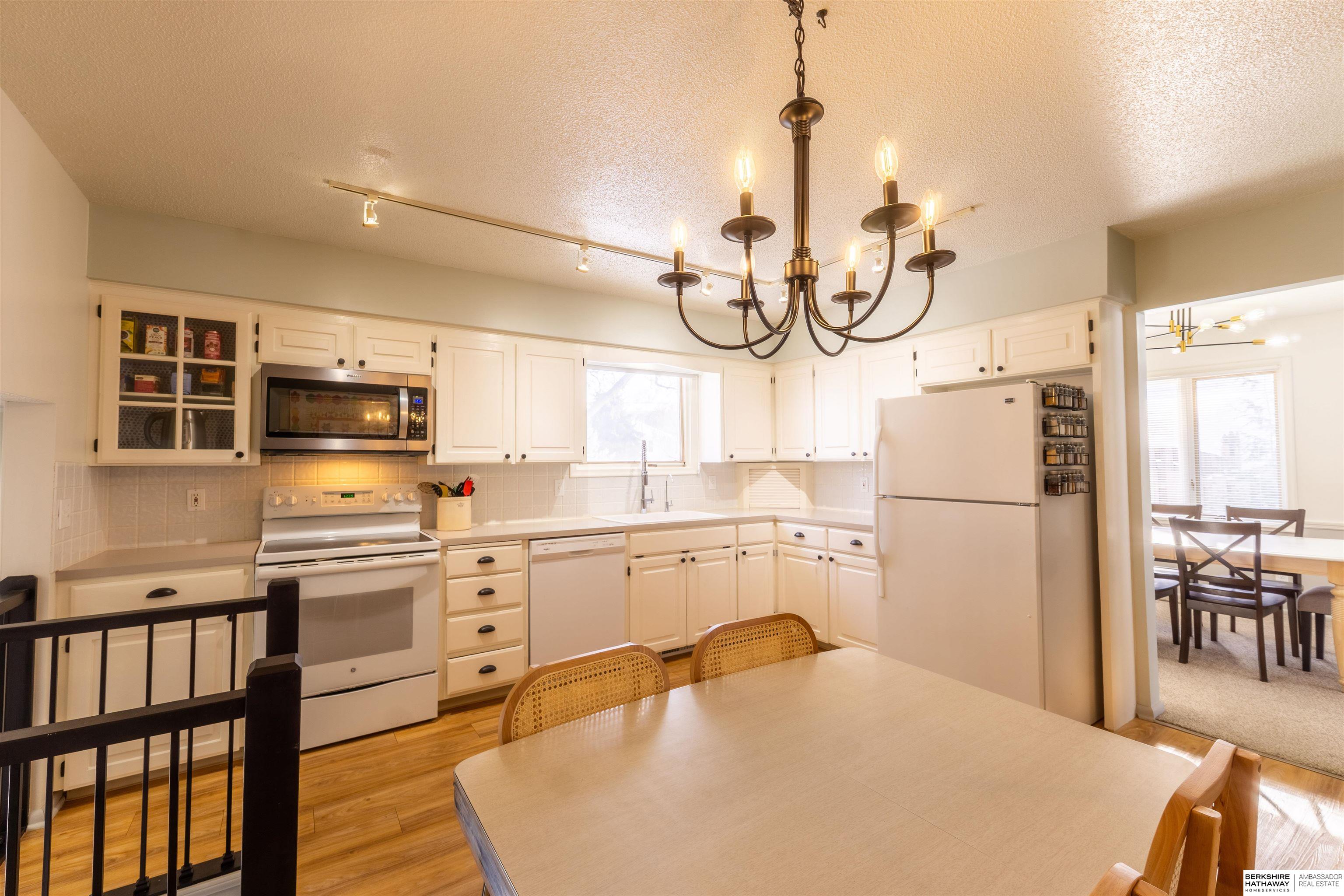 Omaha, Nebraska 68144, United States, 3 Bedrooms Bedrooms, ,2 BathroomsBathrooms,Residential,Active,250828