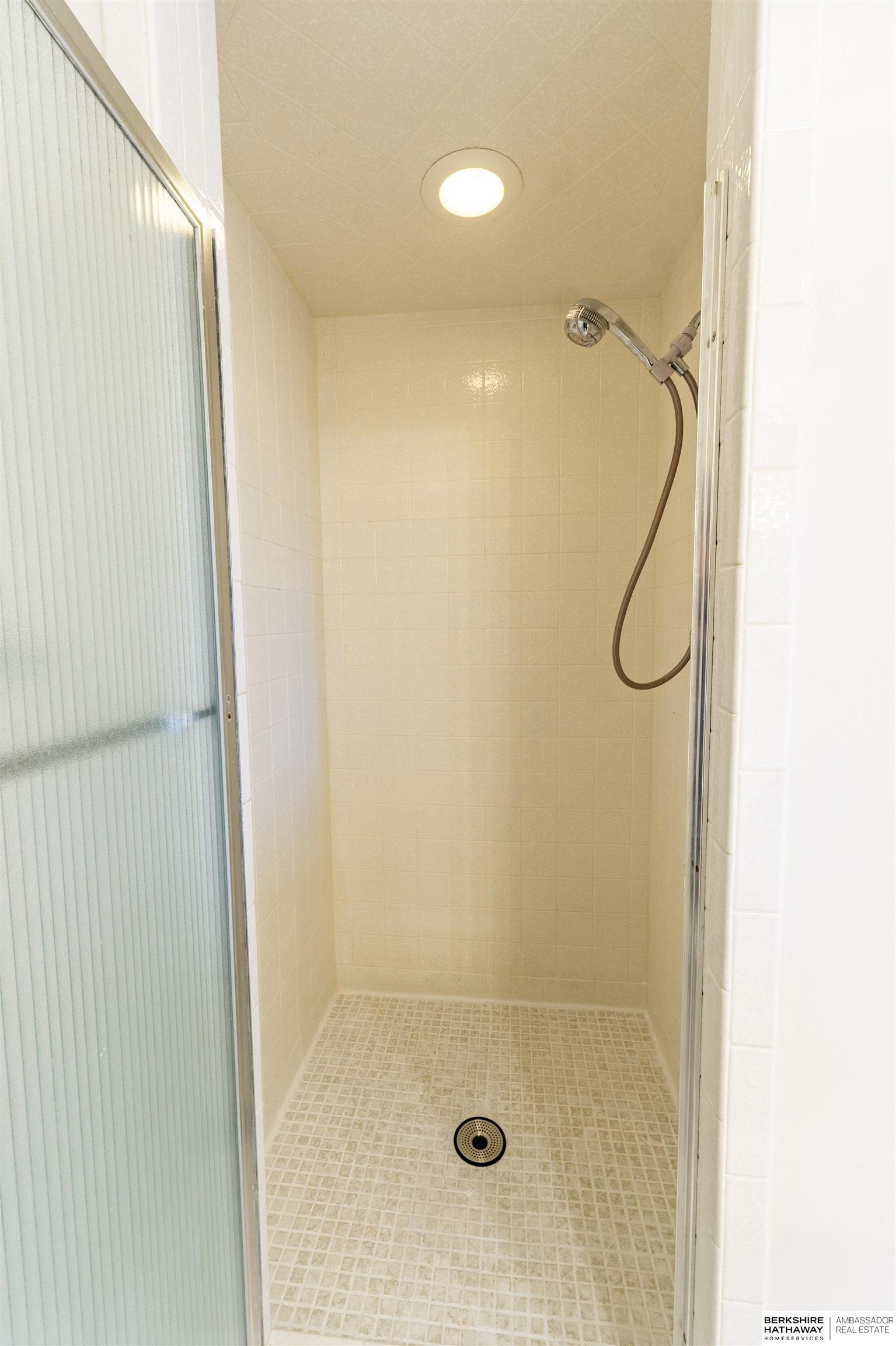 Omaha, Nebraska 68144, United States, 3 Bedrooms Bedrooms, ,2 BathroomsBathrooms,Residential,Active,250828