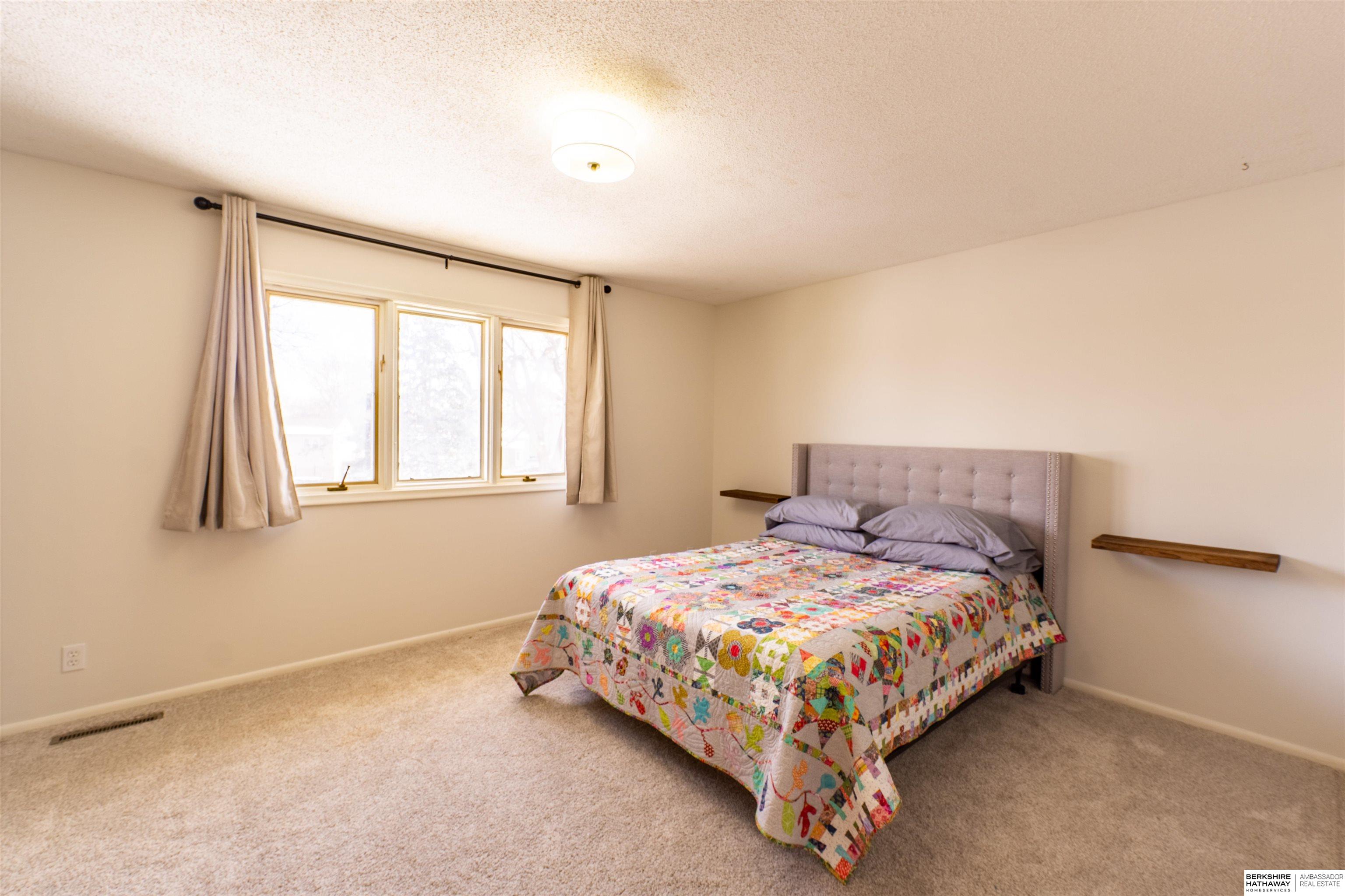 Omaha, Nebraska 68144, United States, 3 Bedrooms Bedrooms, ,2 BathroomsBathrooms,Residential,Active,250828