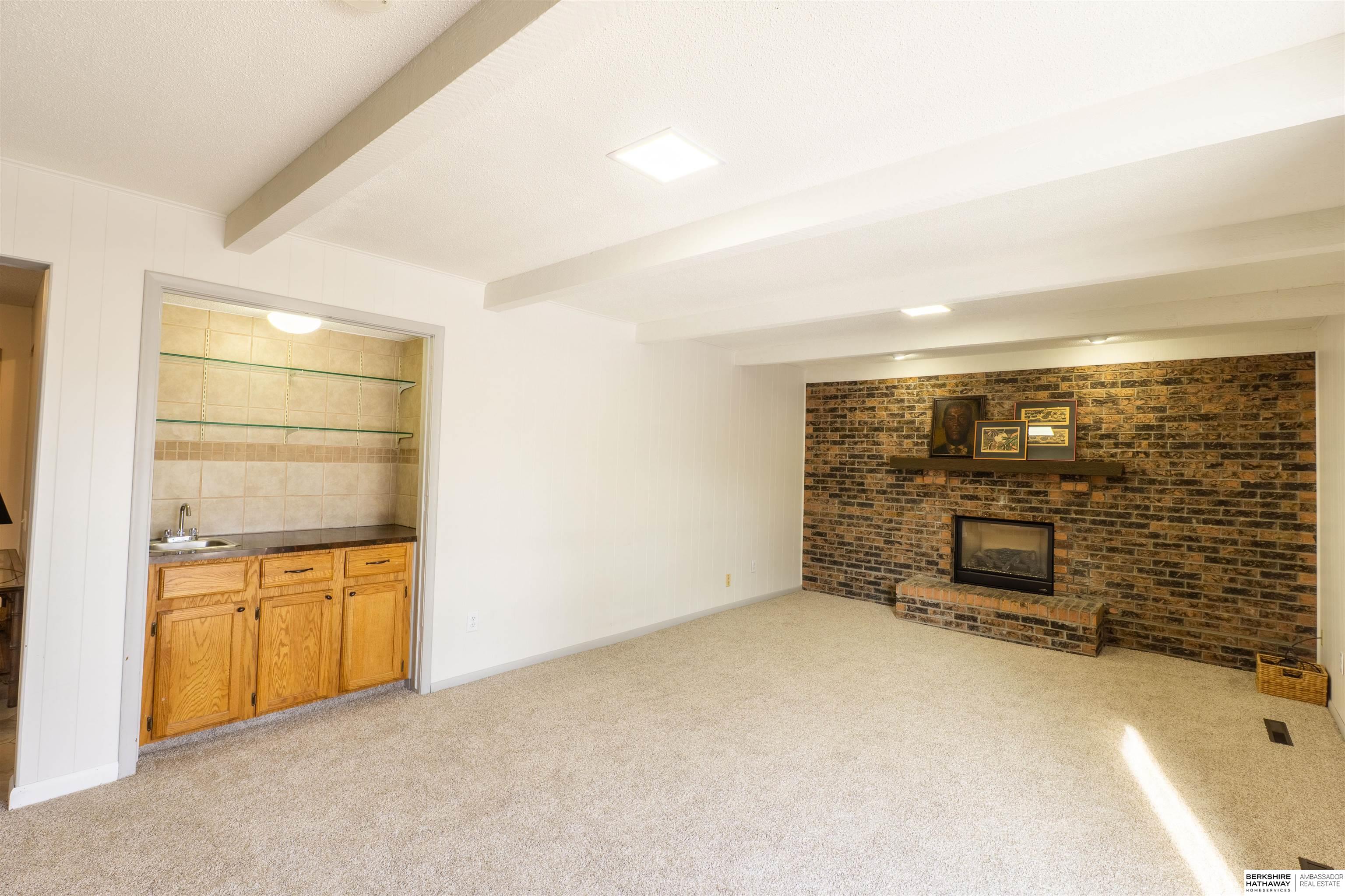 Omaha, Nebraska 68144, United States, 3 Bedrooms Bedrooms, ,2 BathroomsBathrooms,Residential,Active,250828