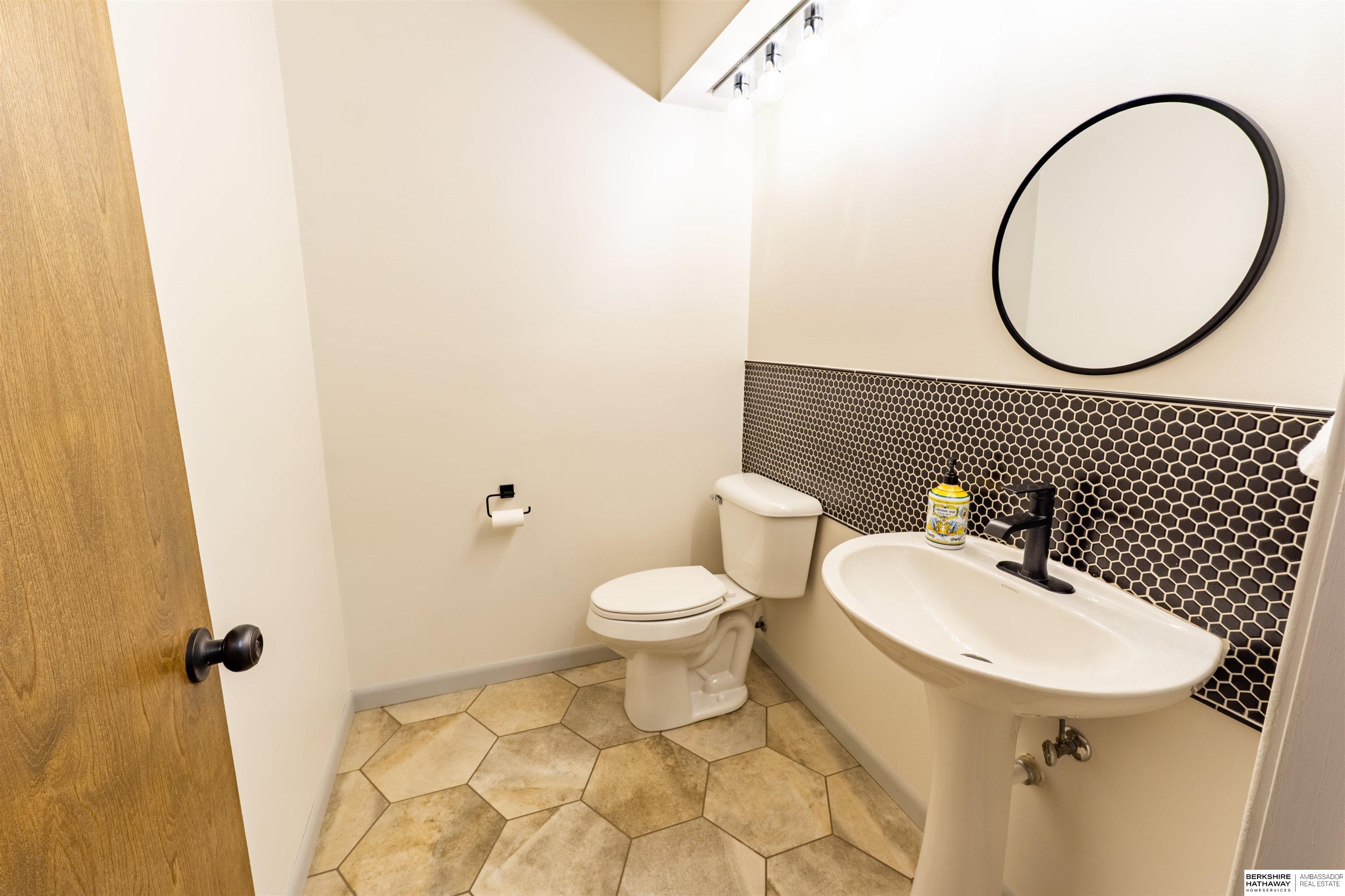 Omaha, Nebraska 68144, United States, 3 Bedrooms Bedrooms, ,2 BathroomsBathrooms,Residential,Active,250828