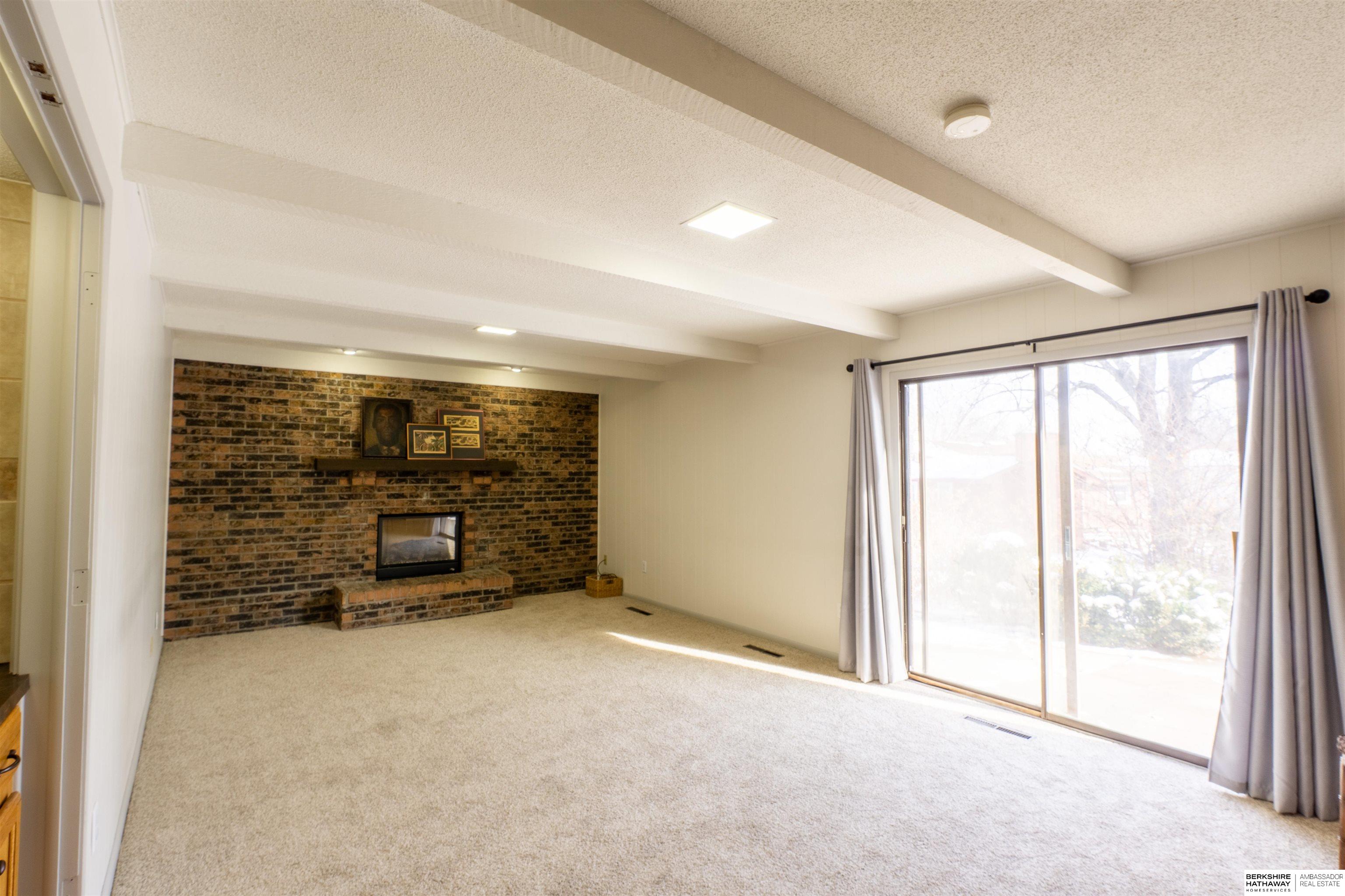 Omaha, Nebraska 68144, United States, 3 Bedrooms Bedrooms, ,2 BathroomsBathrooms,Residential,Active,250828