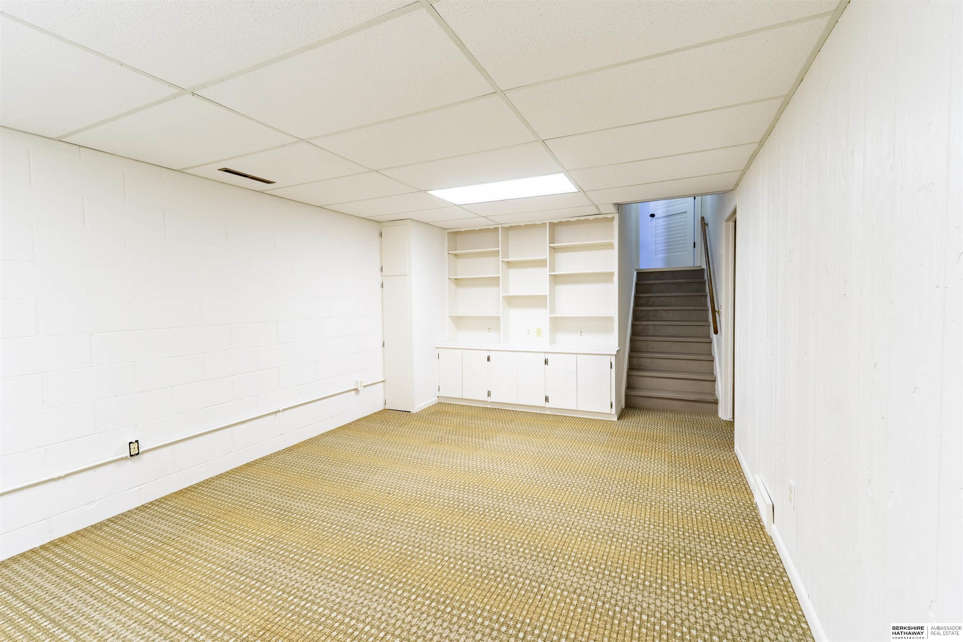 Omaha, Nebraska 68144, United States, 3 Bedrooms Bedrooms, ,2 BathroomsBathrooms,Residential,Active,250828