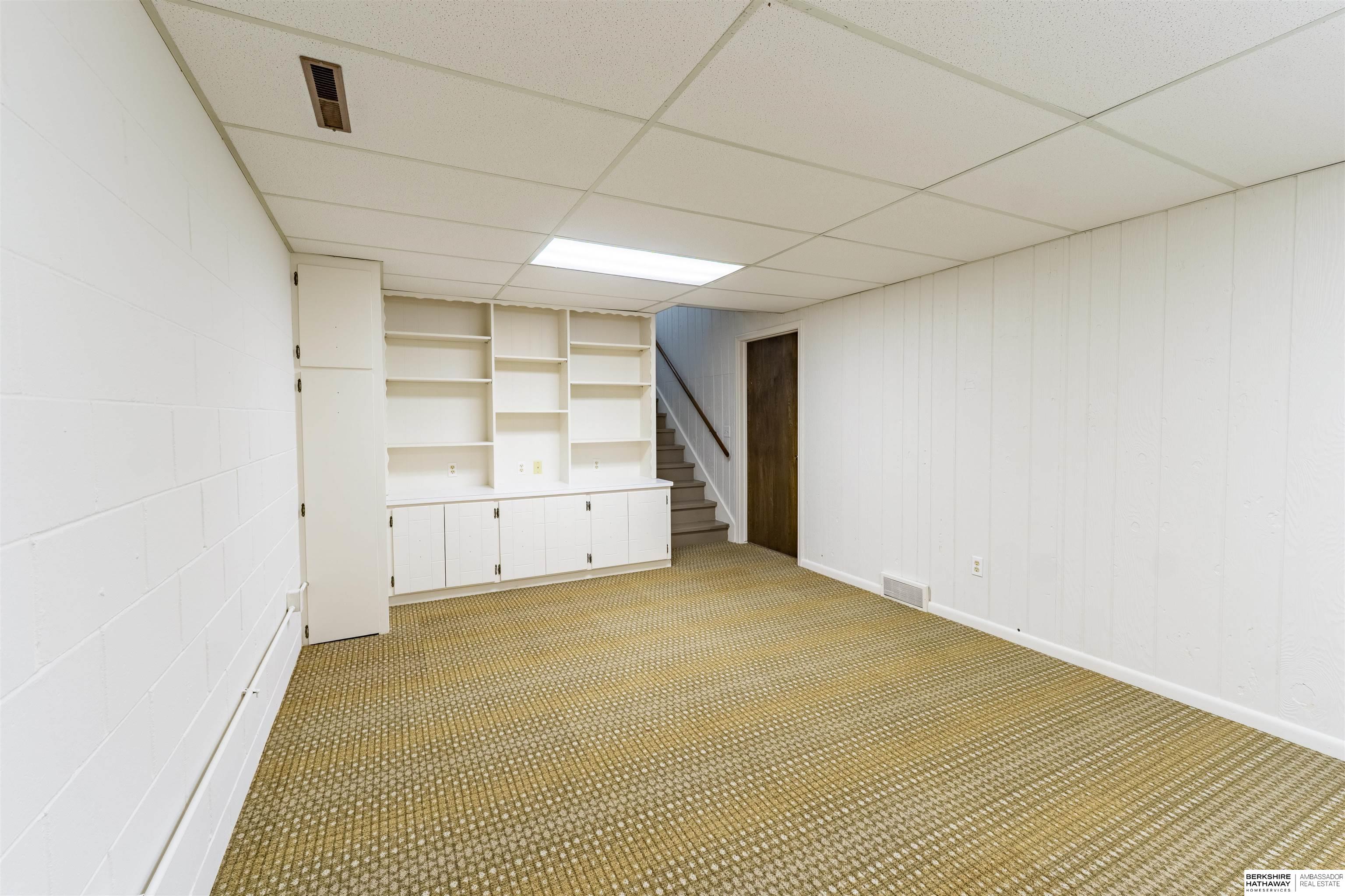 Omaha, Nebraska 68144, United States, 3 Bedrooms Bedrooms, ,2 BathroomsBathrooms,Residential,Active,250828