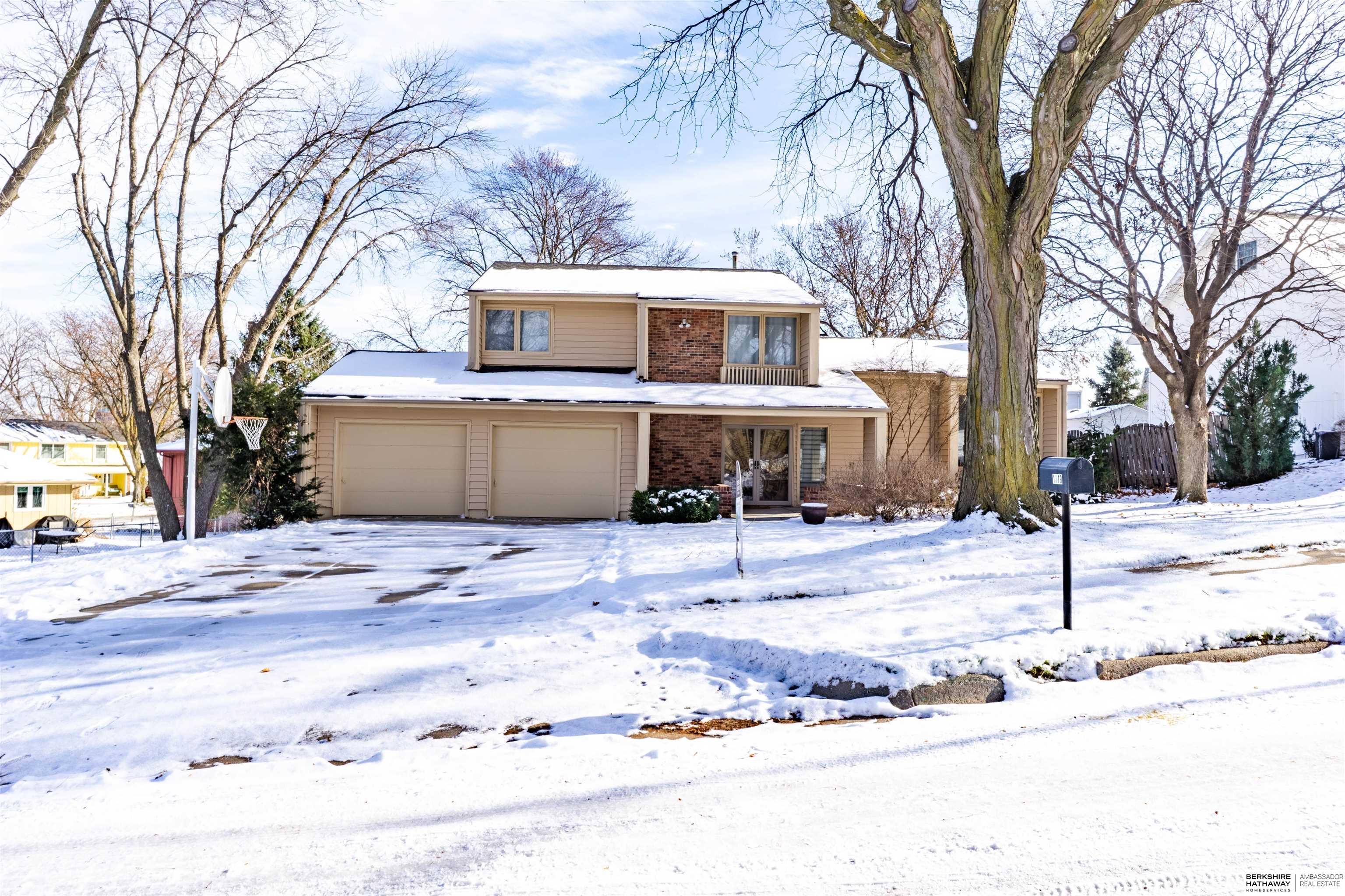 Omaha, Nebraska 68144, United States, 3 Bedrooms Bedrooms, ,2 BathroomsBathrooms,Residential,Active,250828