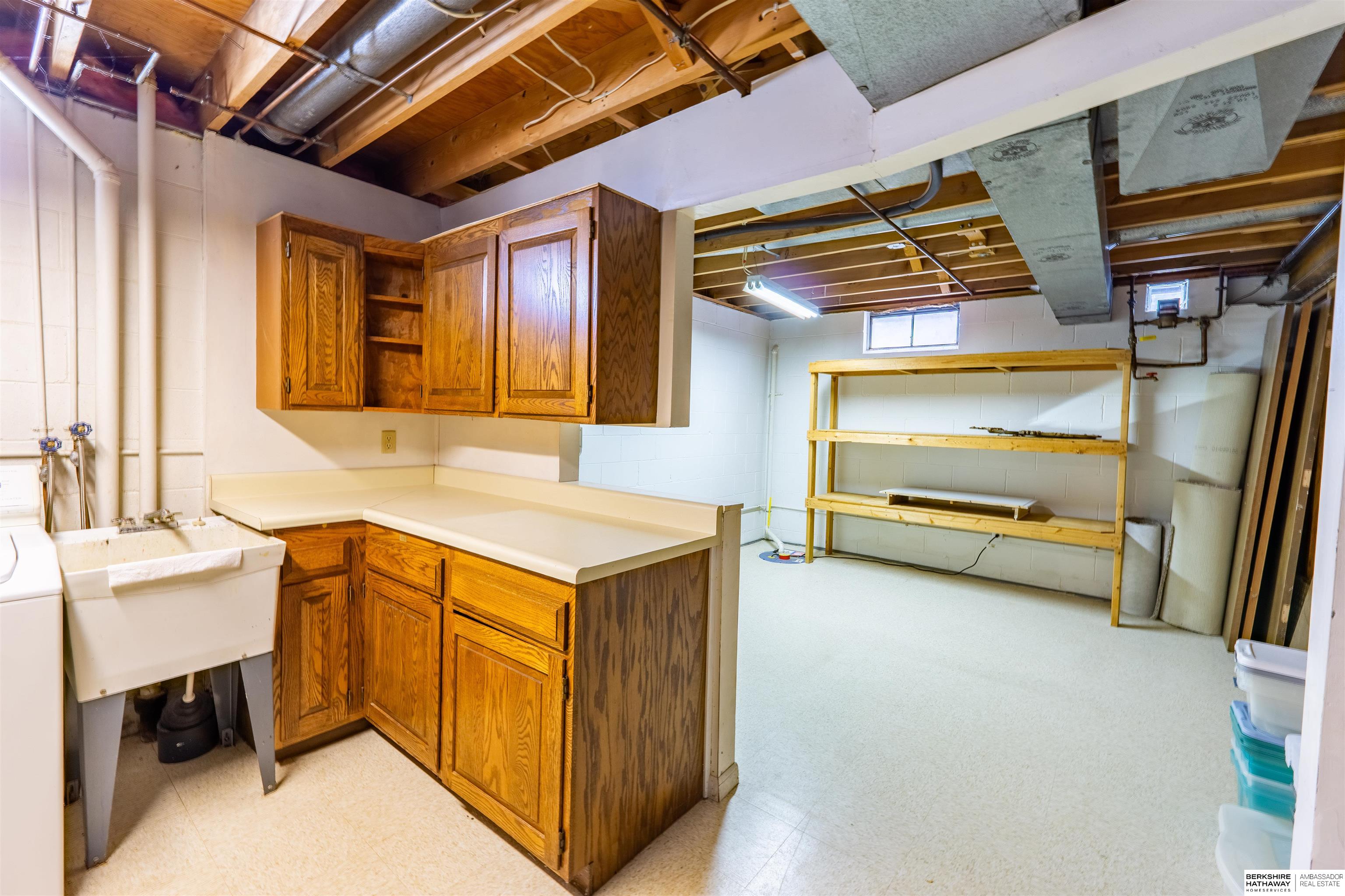 Omaha, Nebraska 68144, United States, 3 Bedrooms Bedrooms, ,2 BathroomsBathrooms,Residential,Active,250828