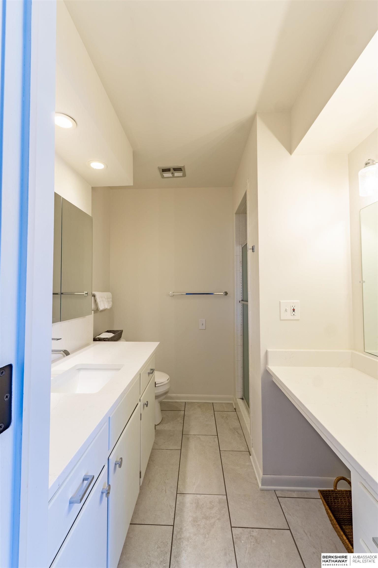 Omaha, Nebraska 68144, United States, 3 Bedrooms Bedrooms, ,2 BathroomsBathrooms,Residential,Active,250828