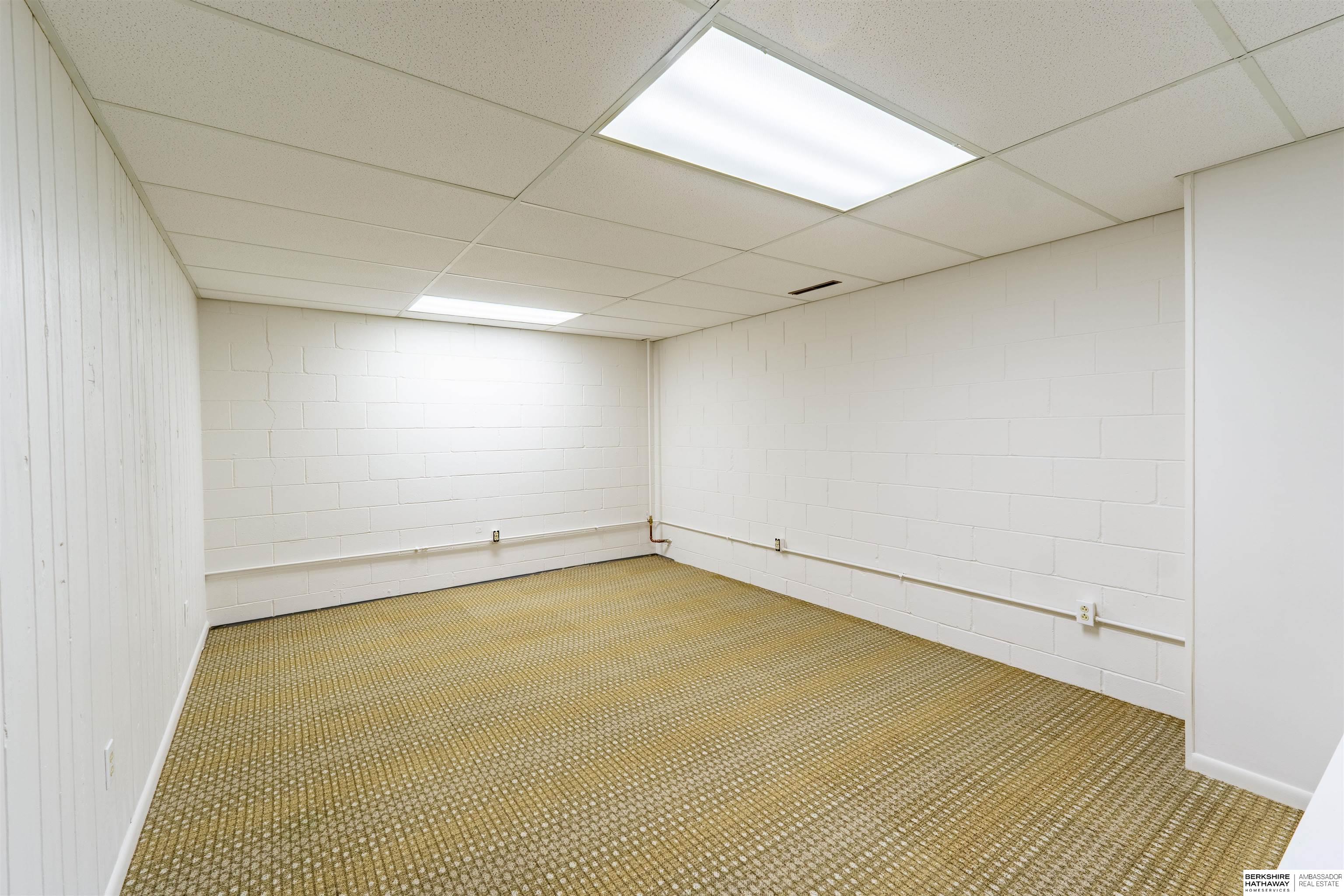 Omaha, Nebraska 68144, United States, 3 Bedrooms Bedrooms, ,2 BathroomsBathrooms,Residential,Active,250828