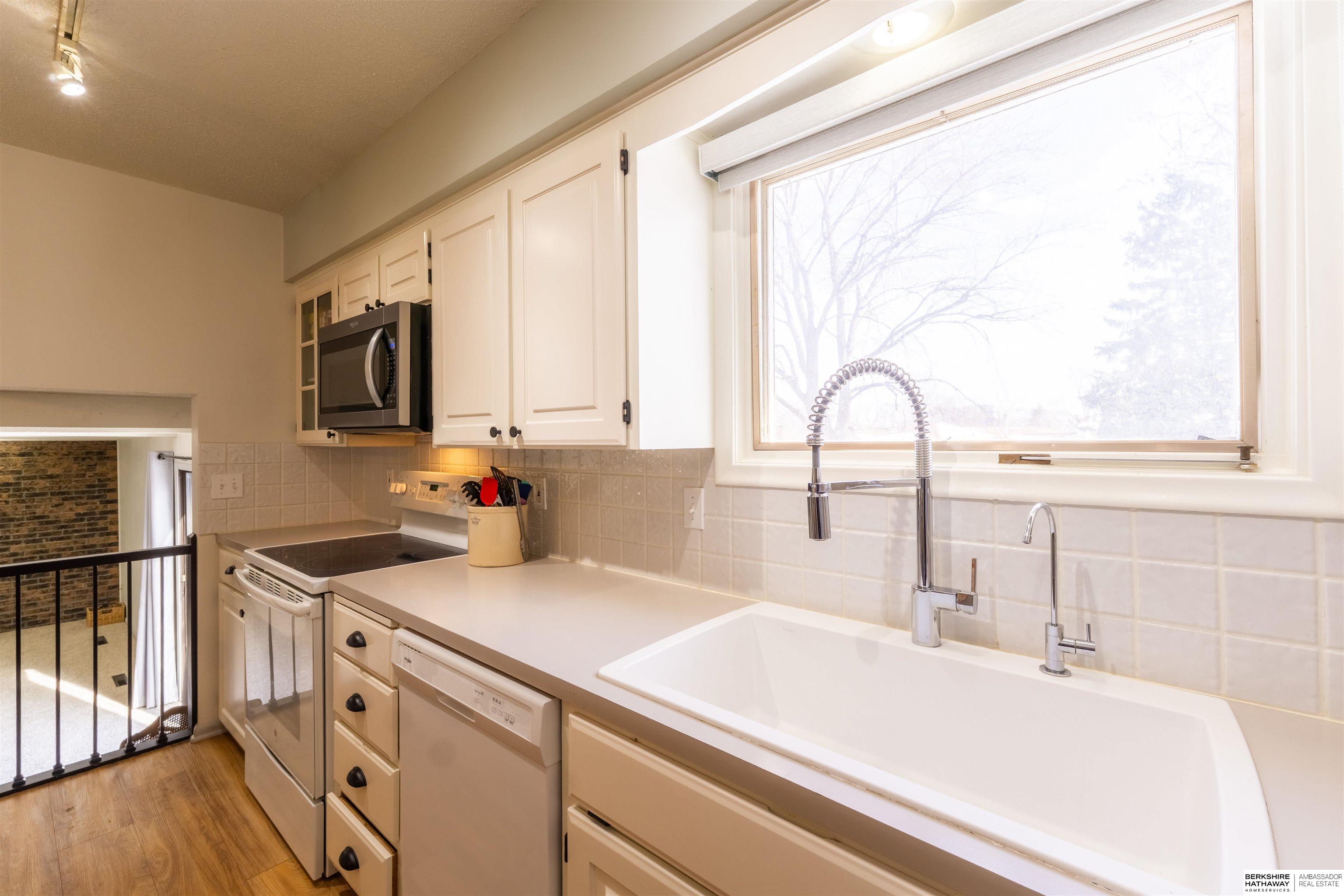 Omaha, Nebraska 68144, United States, 3 Bedrooms Bedrooms, ,2 BathroomsBathrooms,Residential,Active,250828