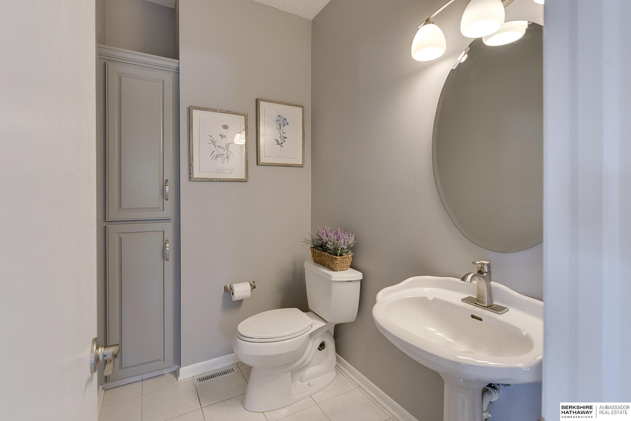 Omaha, Nebraska 68136, United States, 3 Bedrooms Bedrooms, ,3 BathroomsBathrooms,Residential,Active,183578