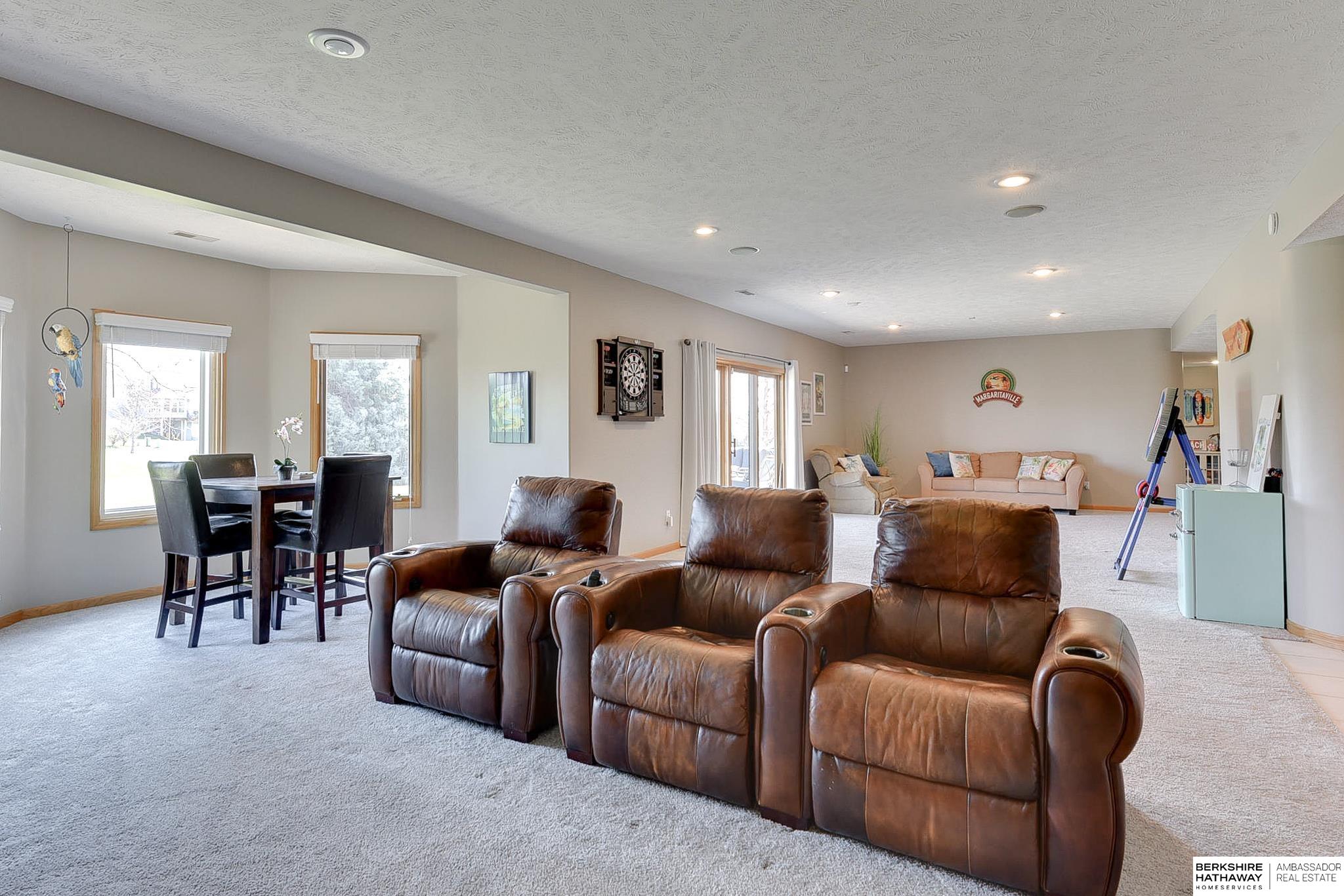 Omaha, Nebraska 68136, United States, 3 Bedrooms Bedrooms, ,3 BathroomsBathrooms,Residential,Active,183578