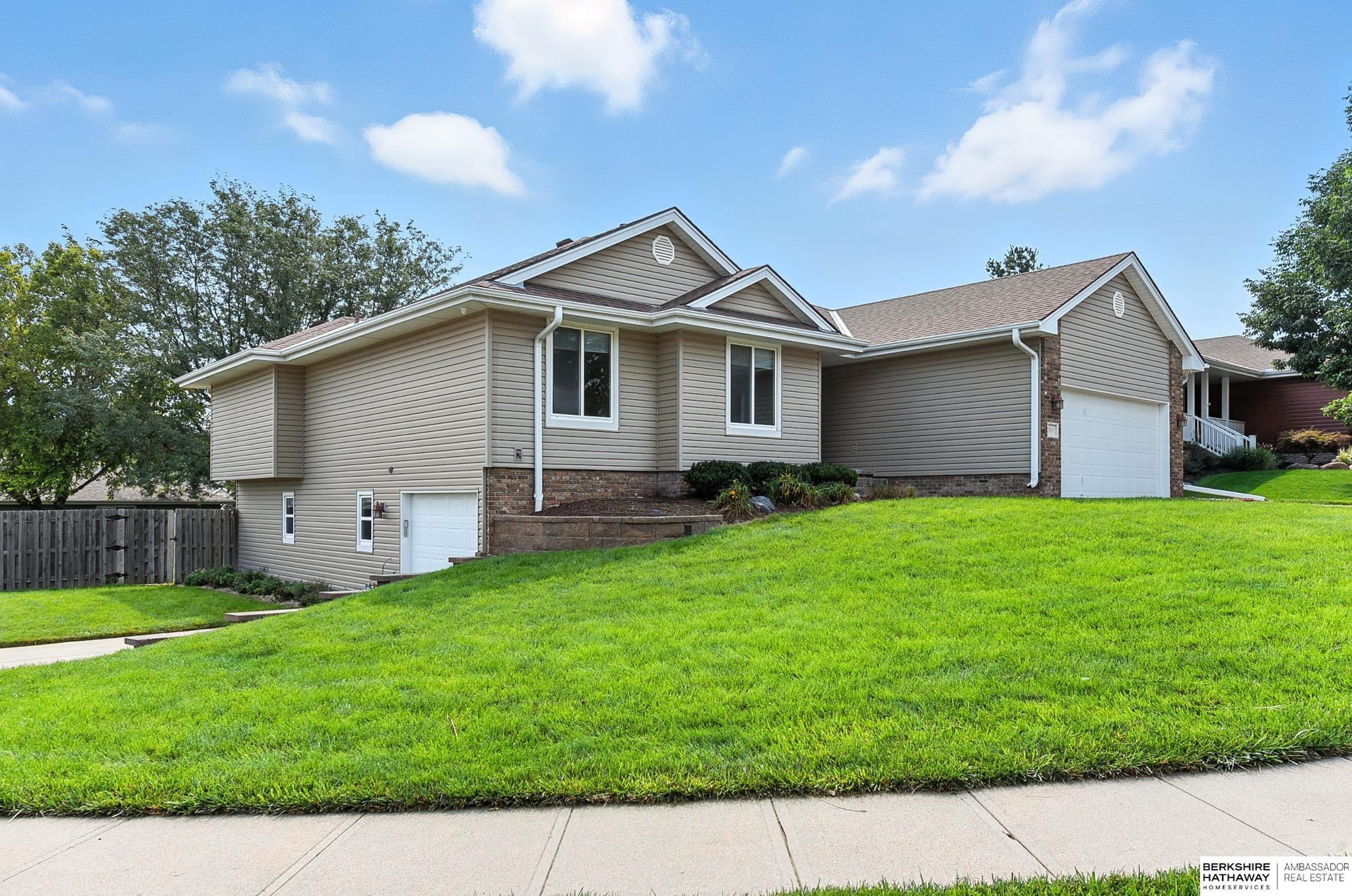 La Vista, Nebraska 68128, United States, 4 Bedrooms Bedrooms, ,3 BathroomsBathrooms,Residential,Active,192577