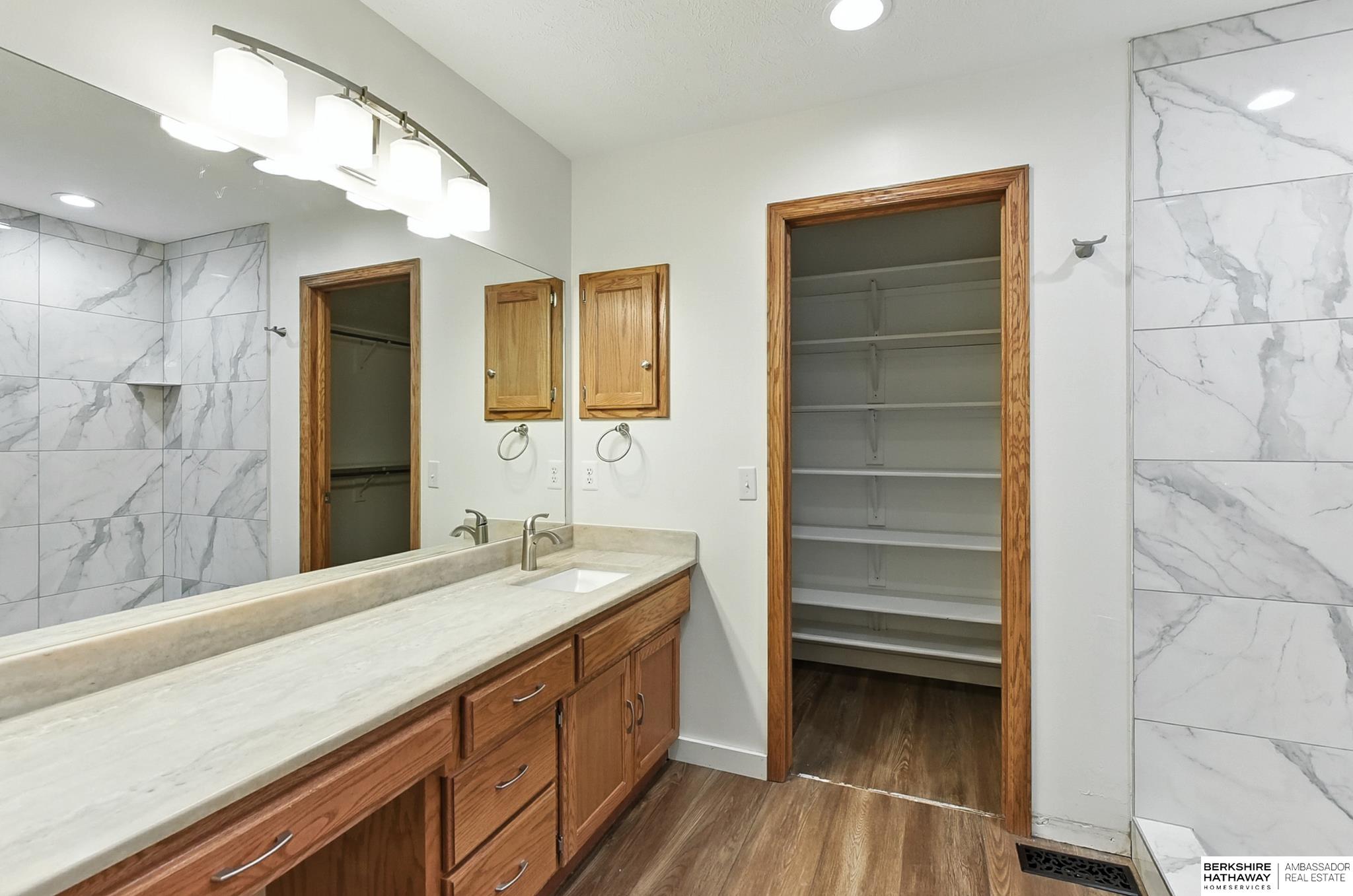 La Vista, Nebraska 68128, United States, 4 Bedrooms Bedrooms, ,3 BathroomsBathrooms,Residential,Active,192577