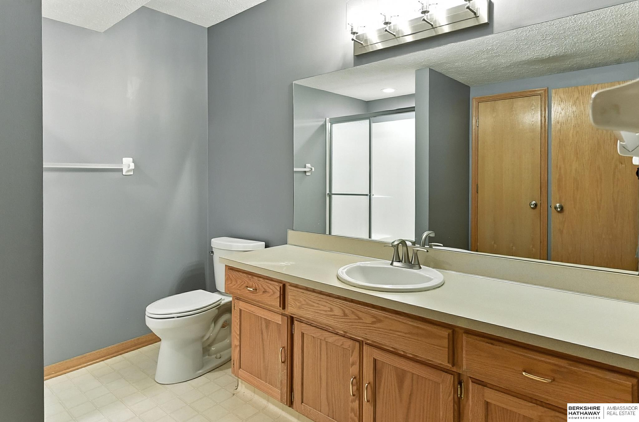 La Vista, Nebraska 68128, United States, 4 Bedrooms Bedrooms, ,3 BathroomsBathrooms,Residential,Active,192577