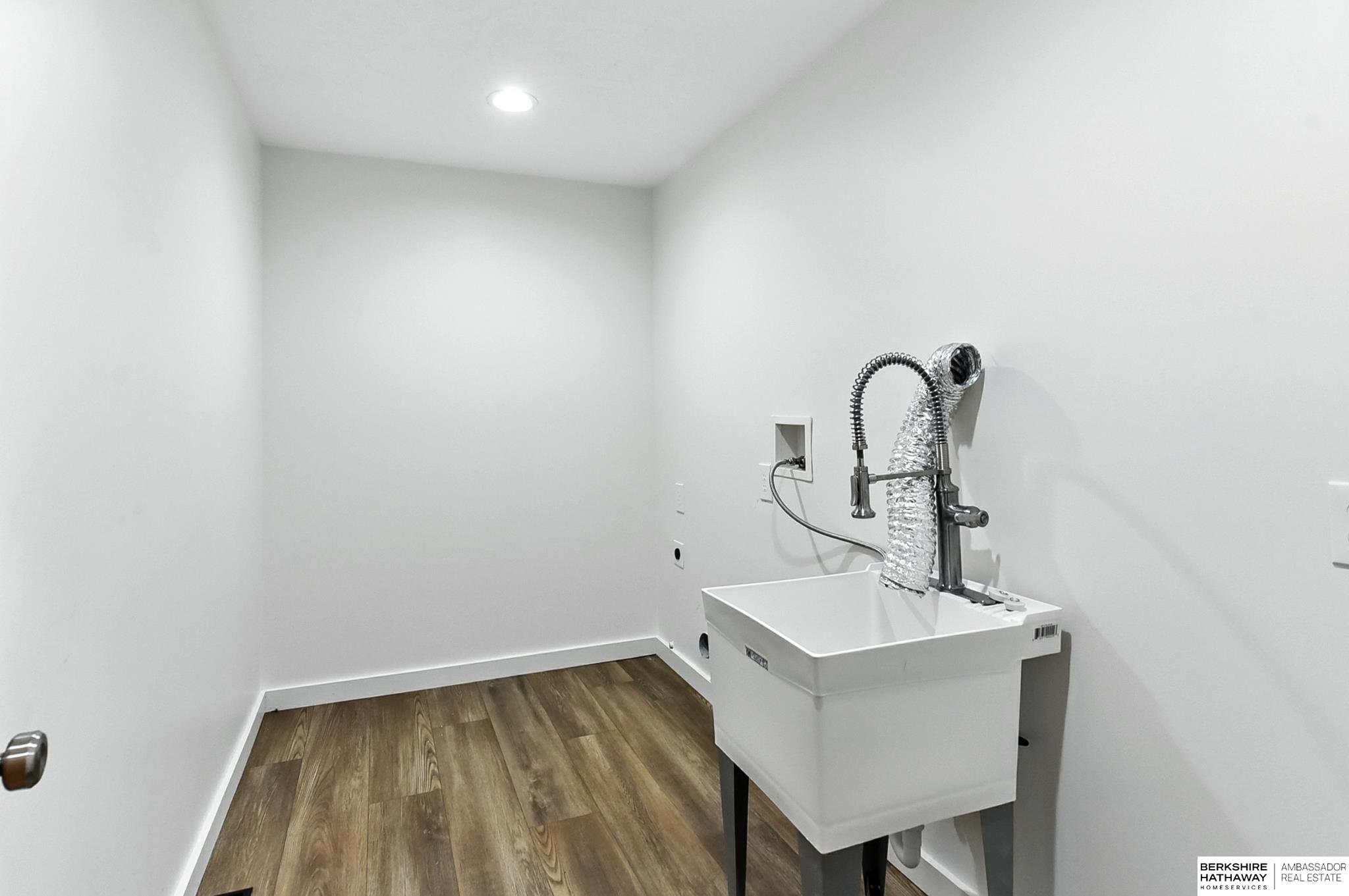 La Vista, Nebraska 68128, United States, 4 Bedrooms Bedrooms, ,3 BathroomsBathrooms,Residential,Active,192577