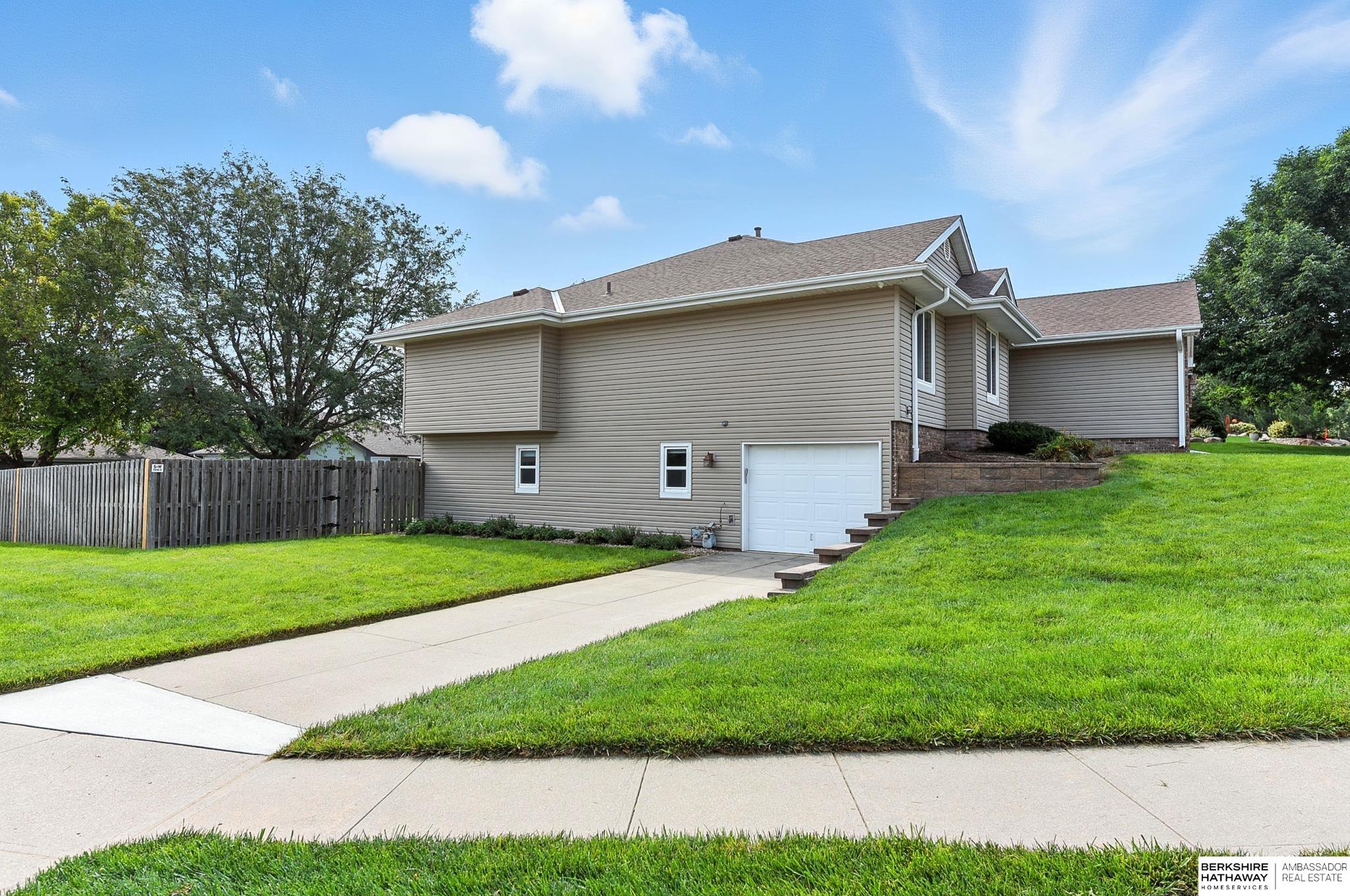 La Vista, Nebraska 68128, United States, 4 Bedrooms Bedrooms, ,3 BathroomsBathrooms,Residential,Active,192577