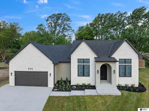 Photo of 711 Yearling Court, Lincoln, NE 68520 (MLS # 22621083)