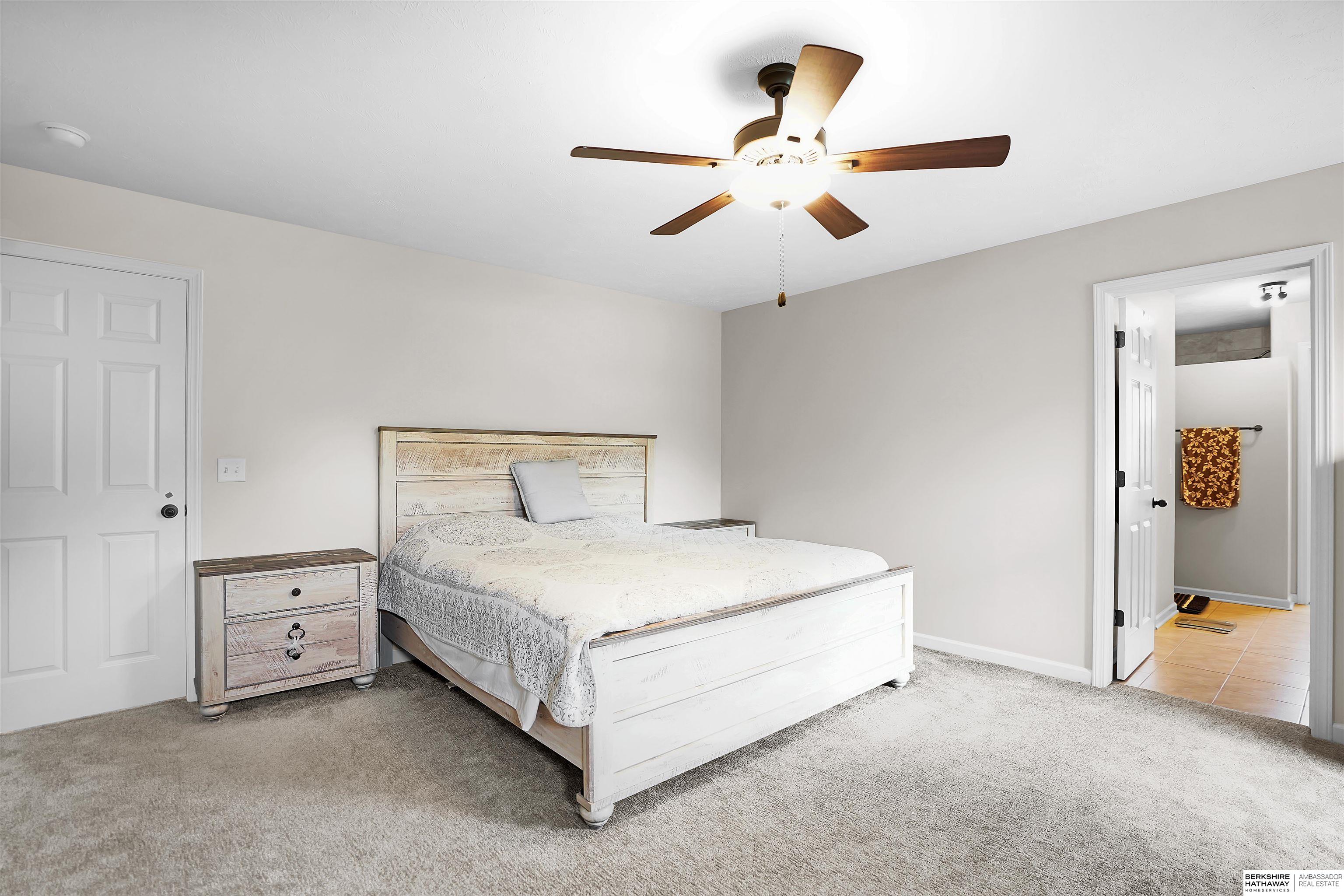 Omaha, Nebraska 68130, United States, 4 Bedrooms Bedrooms, ,3 BathroomsBathrooms,Residential,Active,203990