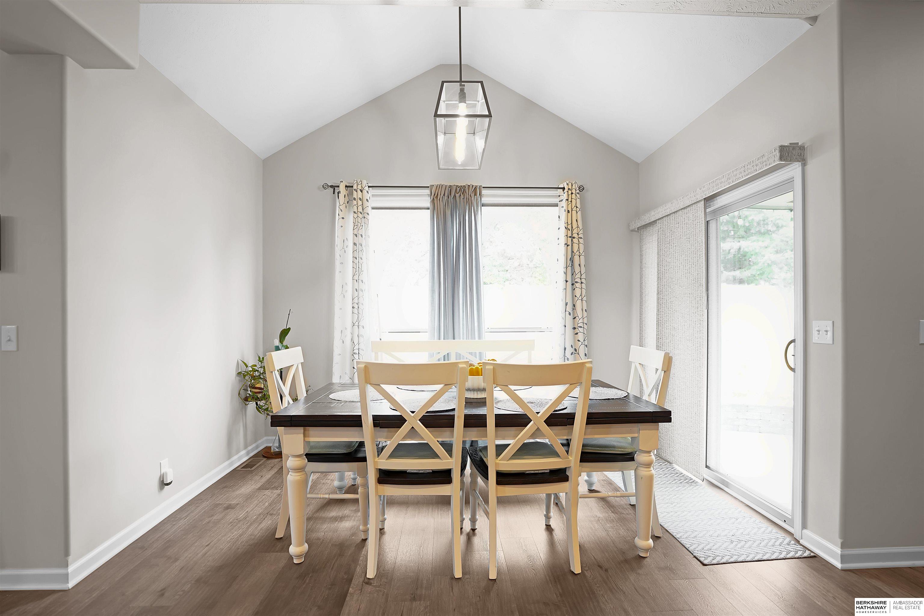 Omaha, Nebraska 68130, United States, 4 Bedrooms Bedrooms, ,3 BathroomsBathrooms,Residential,Active,203990