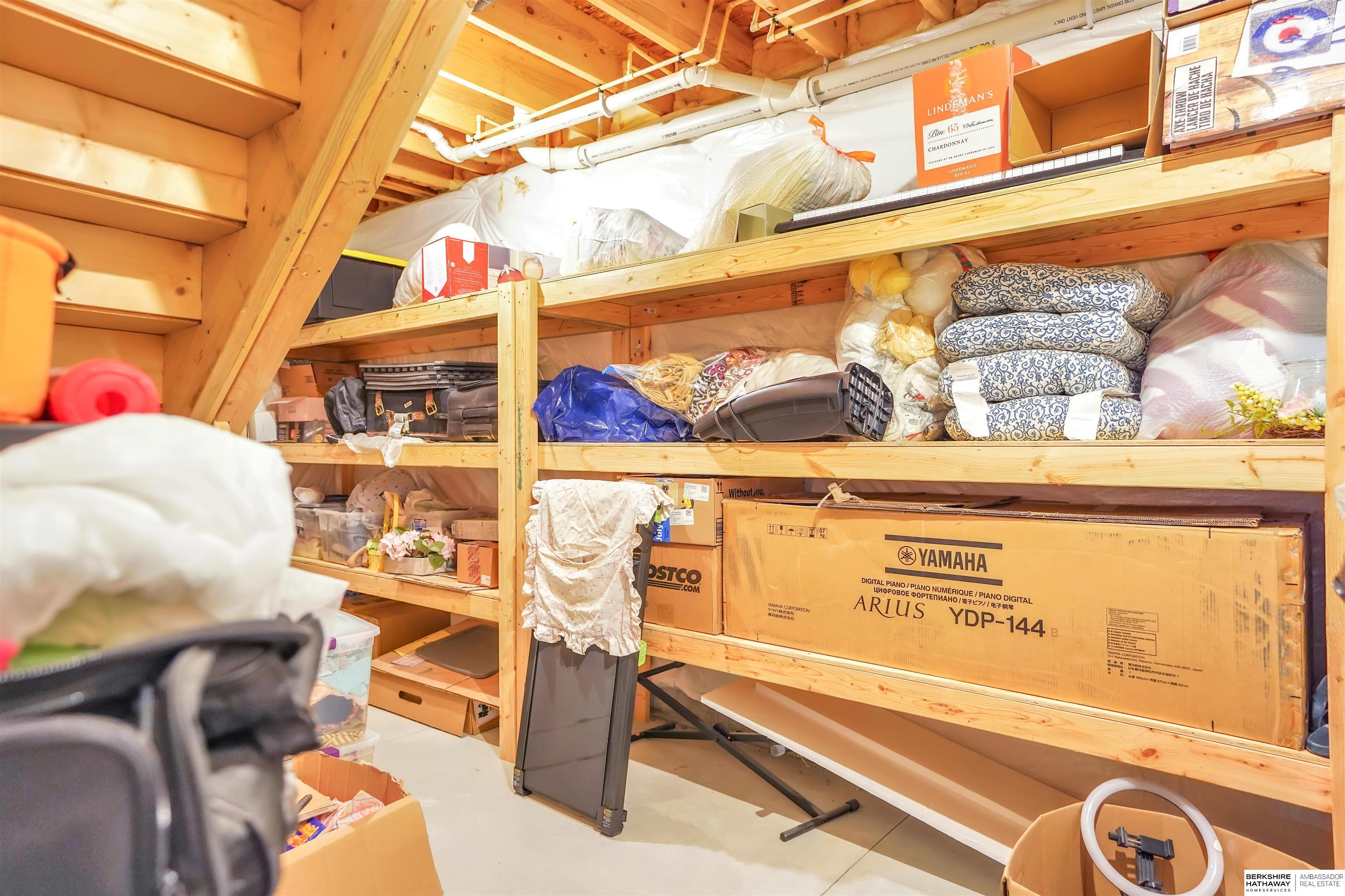 Omaha, Nebraska 68130, United States, 4 Bedrooms Bedrooms, ,3 BathroomsBathrooms,Residential,Active,203990