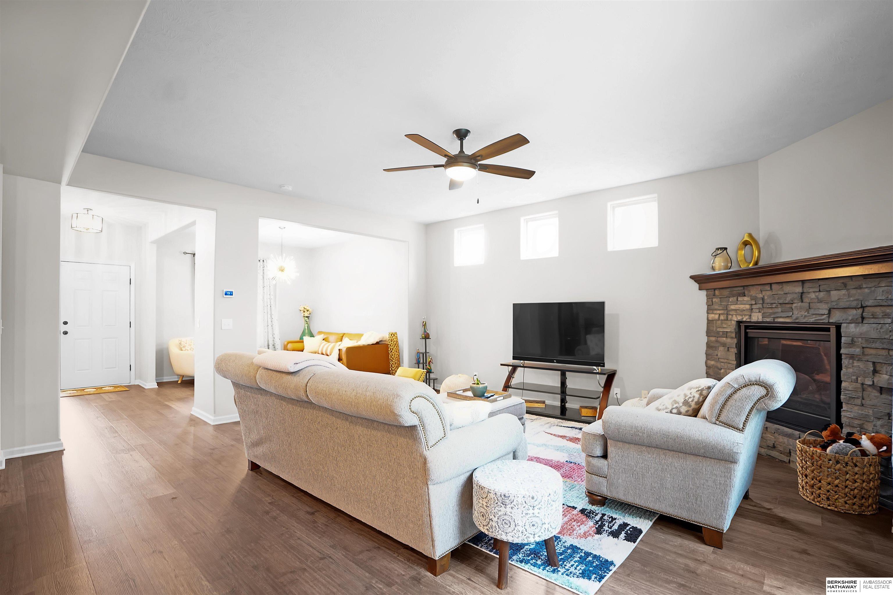 Omaha, Nebraska 68130, United States, 4 Bedrooms Bedrooms, ,3 BathroomsBathrooms,Residential,Active,203990