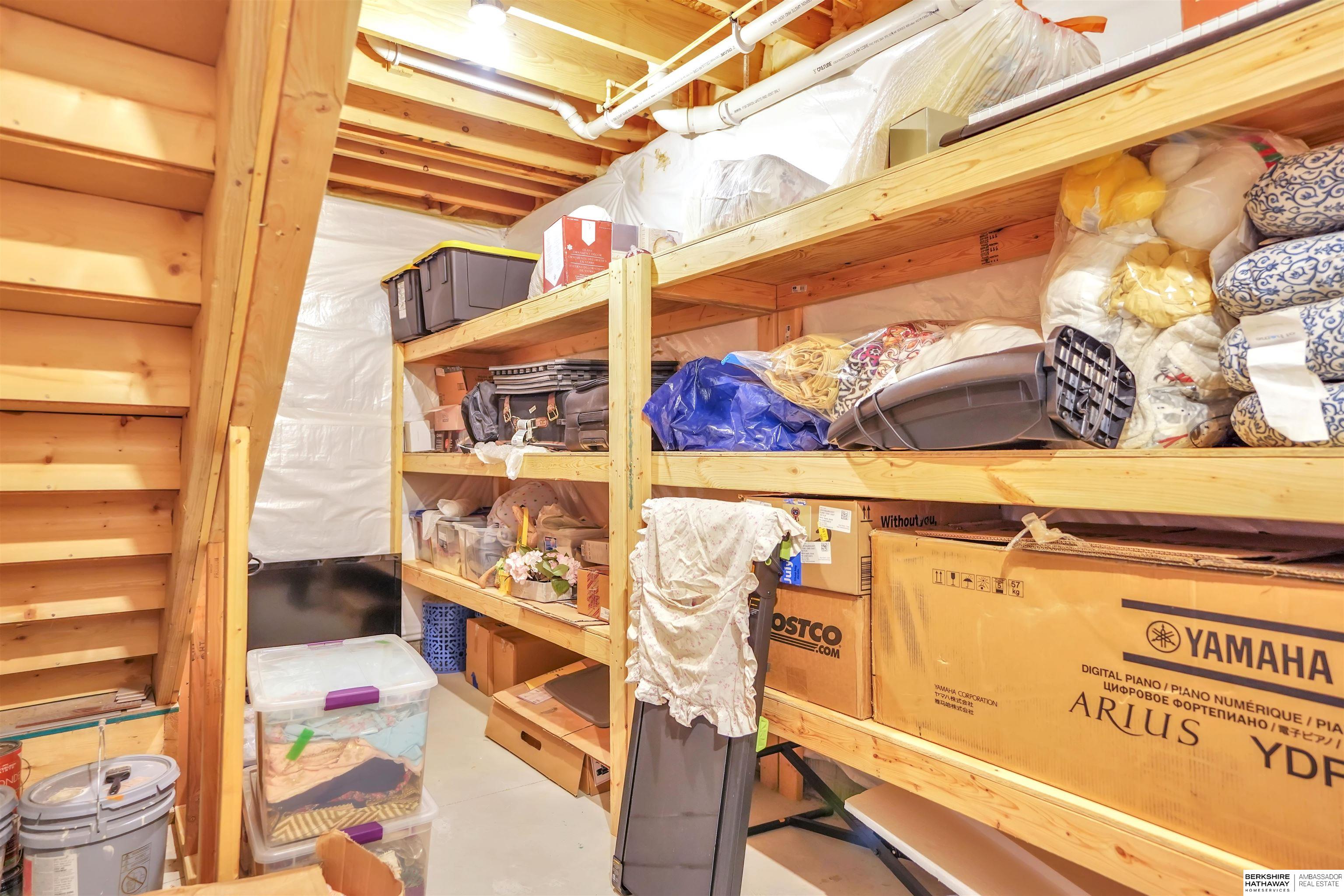 Omaha, Nebraska 68130, United States, 4 Bedrooms Bedrooms, ,3 BathroomsBathrooms,Residential,Active,203990