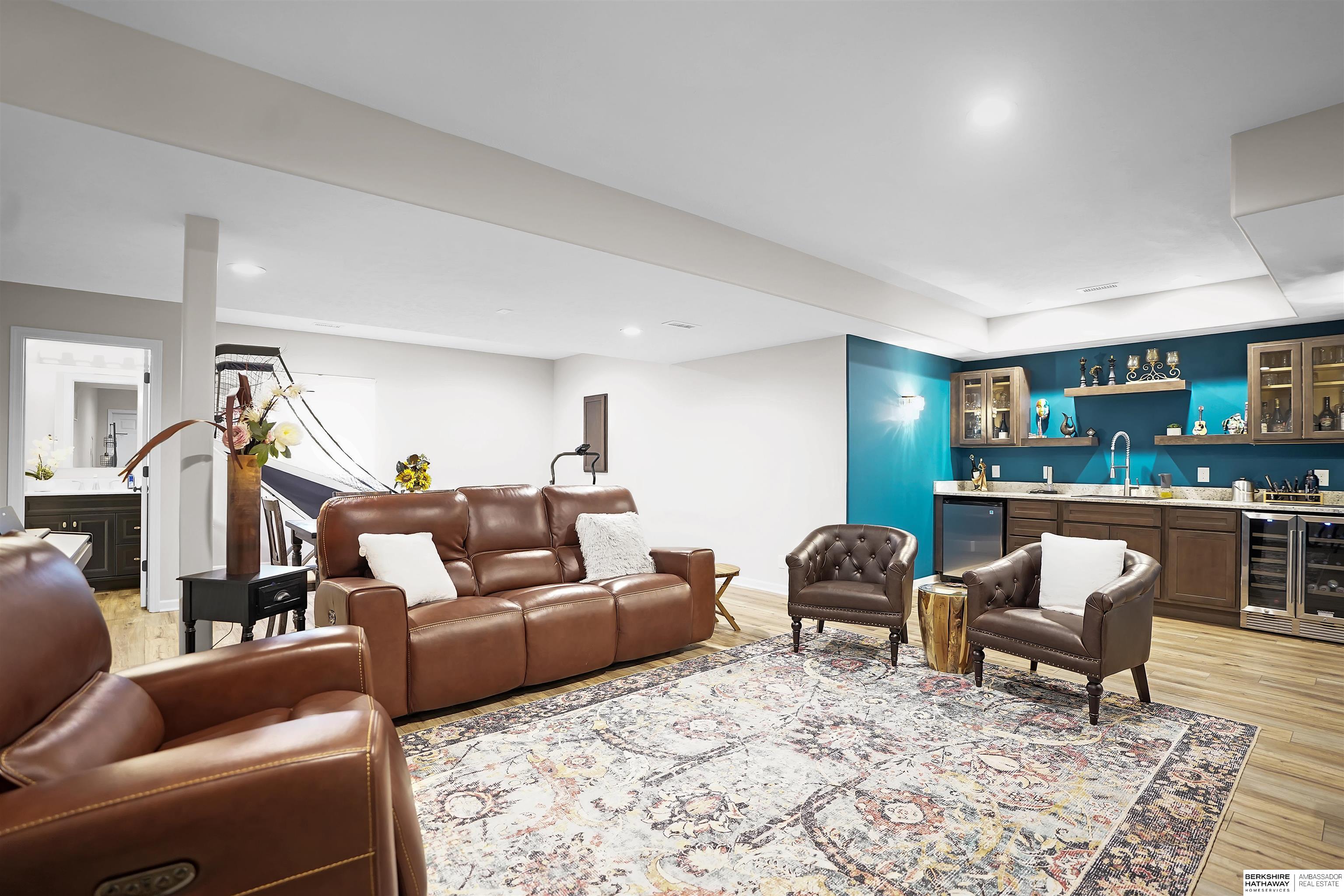 Omaha, Nebraska 68130, United States, 4 Bedrooms Bedrooms, ,3 BathroomsBathrooms,Residential,Active,203990