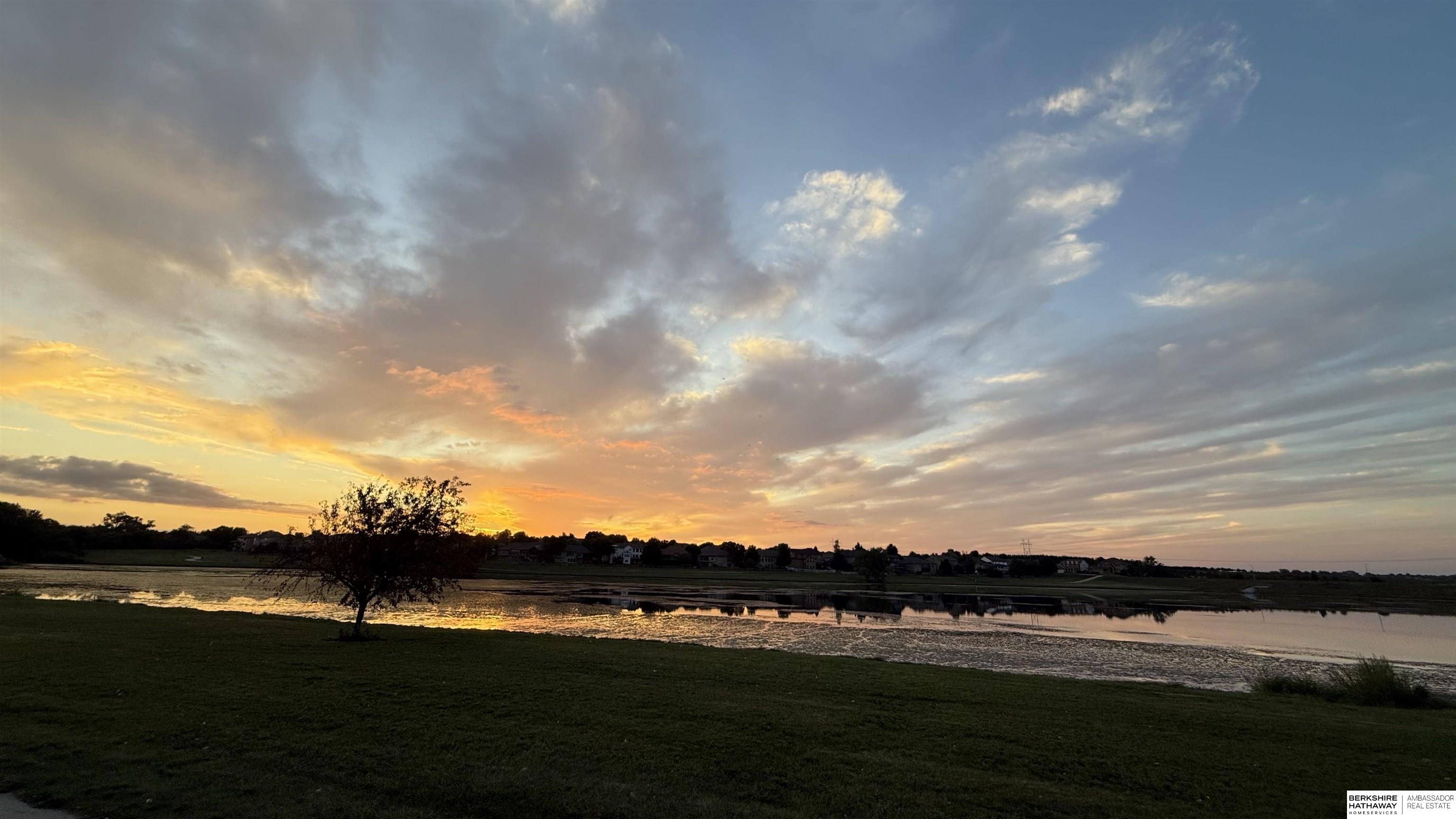 Omaha, Nebraska 68130, United States, 4 Bedrooms Bedrooms, ,3 BathroomsBathrooms,Residential,Active,203990