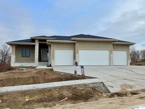 Photo of 8958 Von Street, Papillion, NE 68046 (MLS # 22600240)