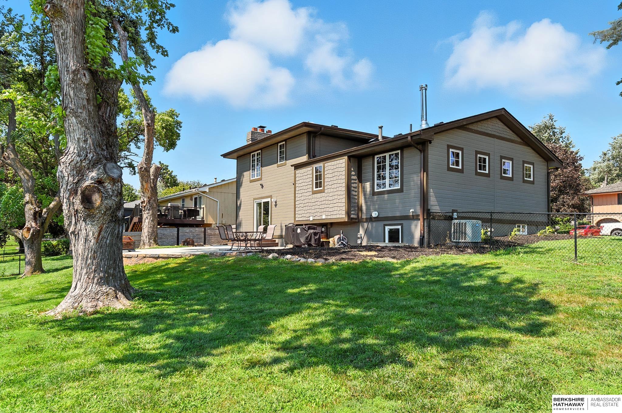 Omaha, Nebraska 68164, United States, 3 Bedrooms Bedrooms, ,3 BathroomsBathrooms,Residential,Active,195936