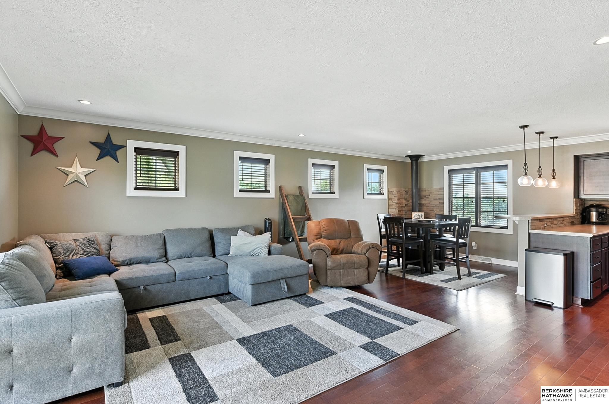 Omaha, Nebraska 68164, United States, 3 Bedrooms Bedrooms, ,3 BathroomsBathrooms,Residential,Active,195936