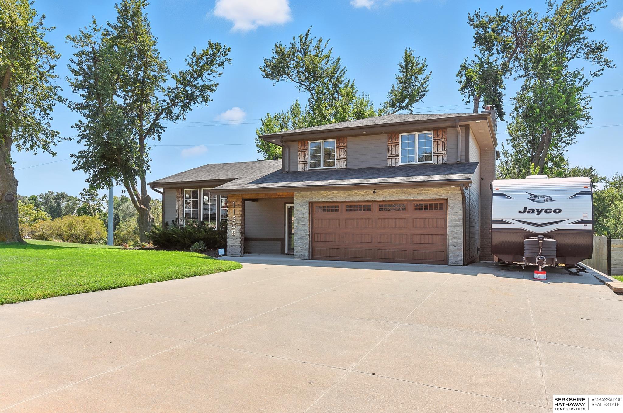 Omaha, Nebraska 68164, United States, 3 Bedrooms Bedrooms, ,3 BathroomsBathrooms,Residential,Active,195936