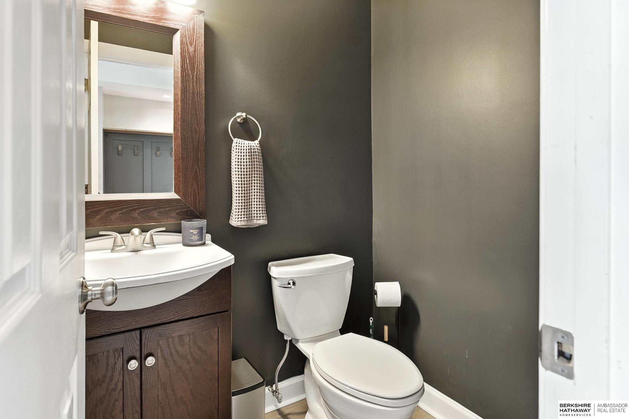 Omaha, Nebraska 68164, United States, 3 Bedrooms Bedrooms, ,3 BathroomsBathrooms,Residential,Active,195936