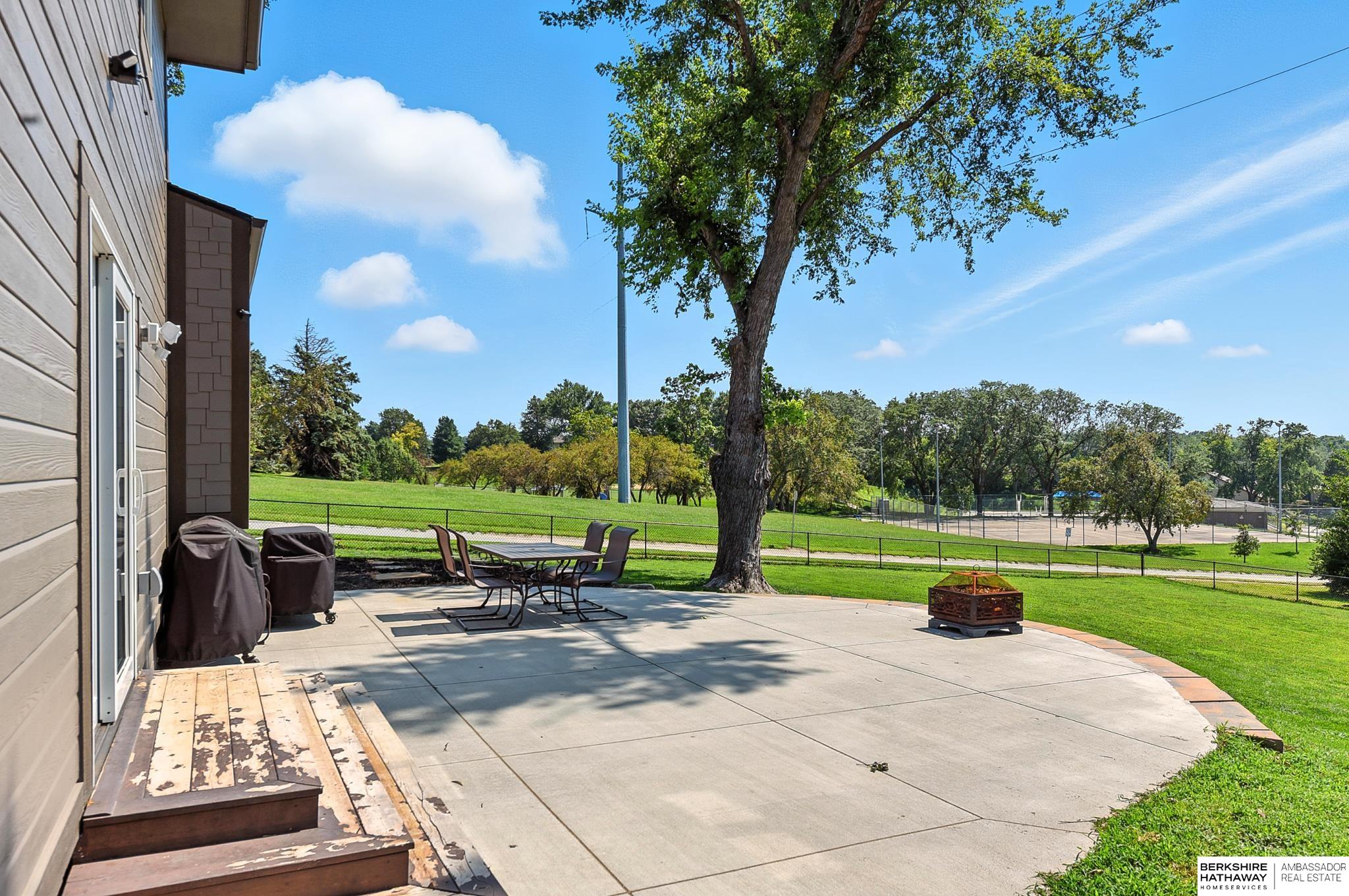 Omaha, Nebraska 68164, United States, 3 Bedrooms Bedrooms, ,3 BathroomsBathrooms,Residential,Active,195936