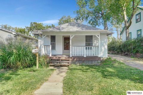 Photo of 1444 Dakota Street, Lincoln, NE 68502 (MLS # 22528771)